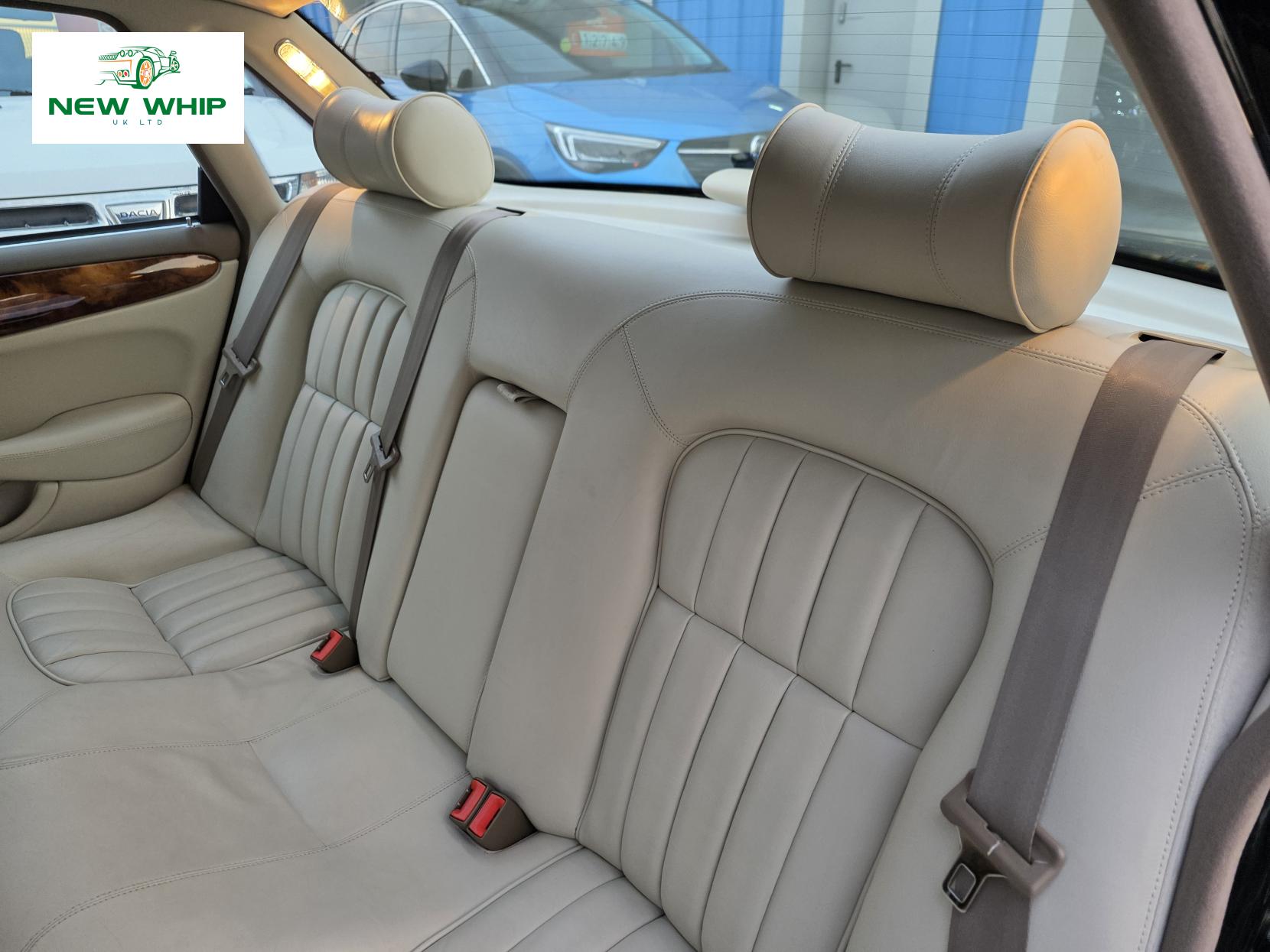 Jaguar XJ 4.0 XJ8 Saloon 4dr Petrol Automatic (285 g/km, 290 bhp)