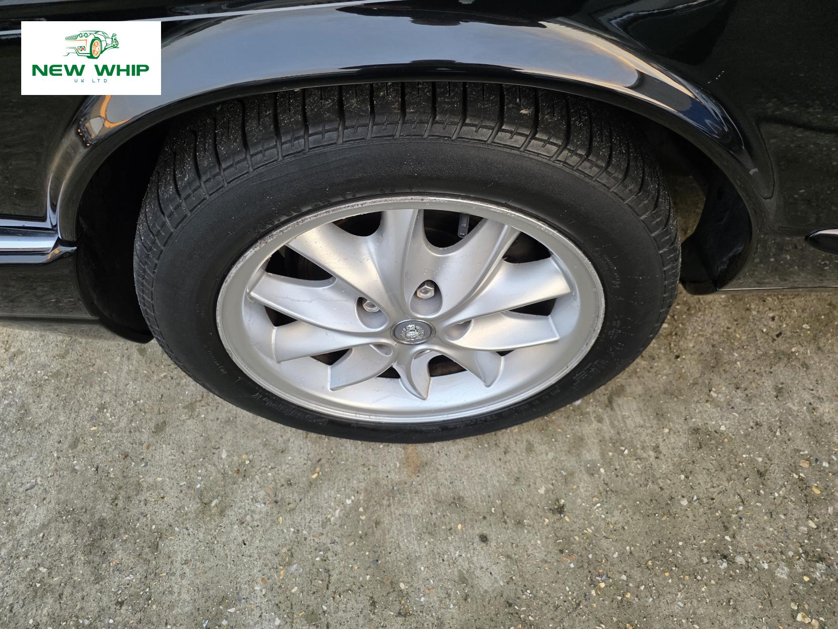 Jaguar XJ 4.0 XJ8 Saloon 4dr Petrol Automatic (285 g/km, 290 bhp)