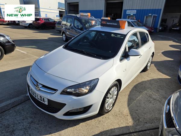 Vauxhall Astra 1.7 CDTi ecoFLEX Exclusiv Hatchback 5dr Diesel Manual Euro 5 (s/s) (110 ps)