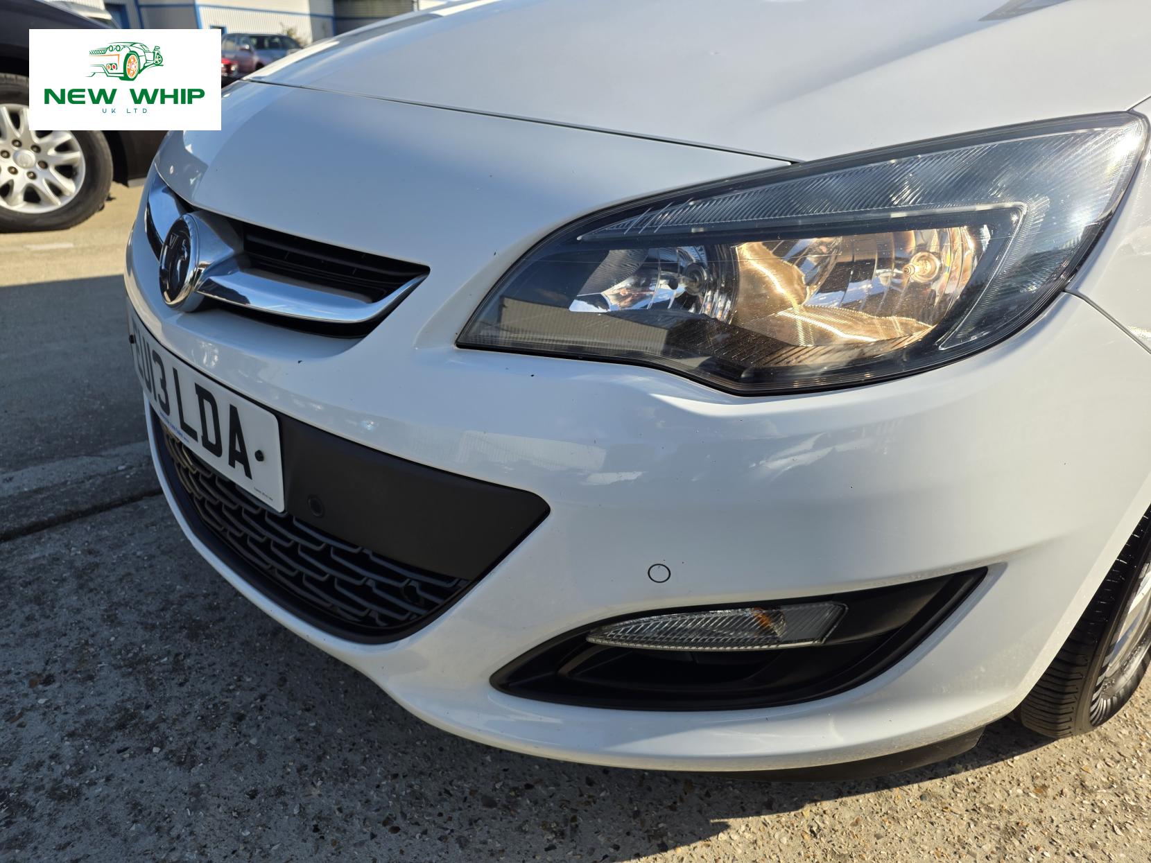 Vauxhall Astra 1.7 CDTi ecoFLEX Exclusiv Hatchback 5dr Diesel Manual Euro 5 (s/s) (110 ps)