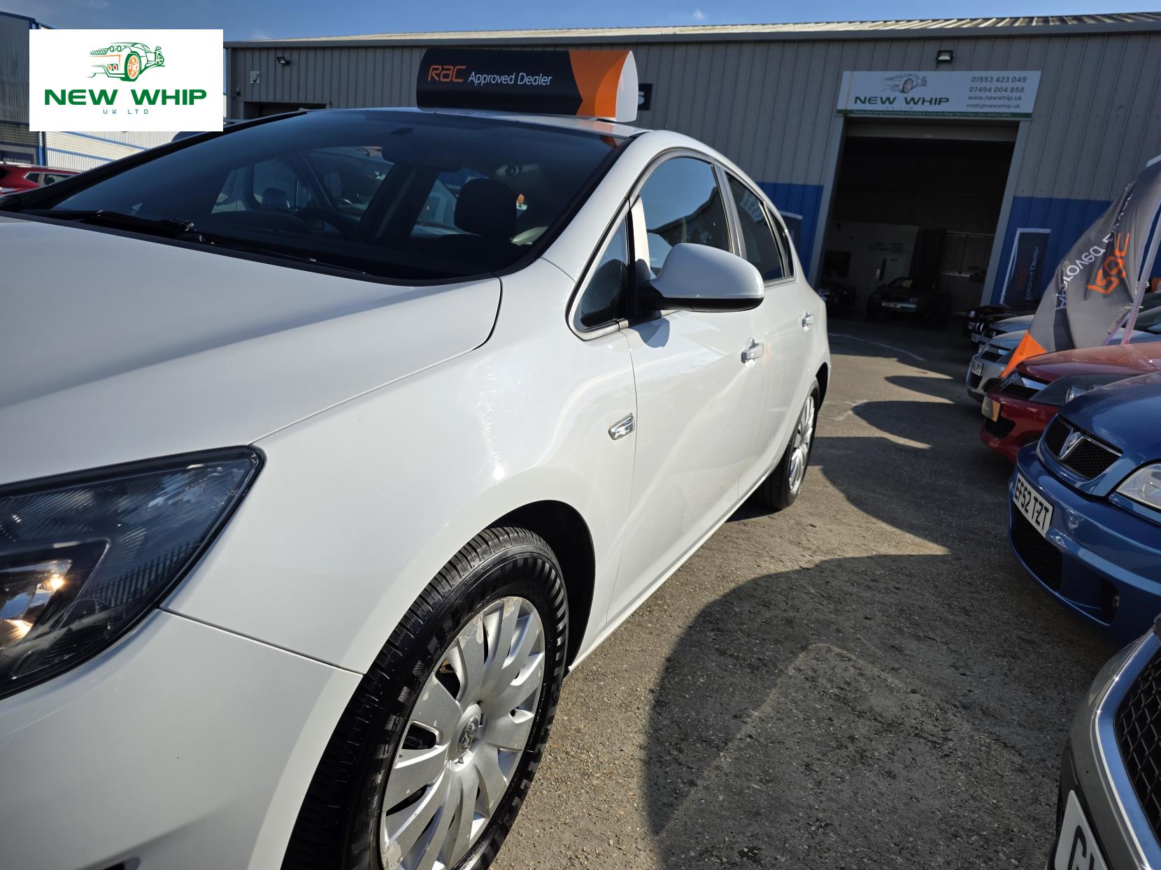 Vauxhall Astra 1.7 CDTi ecoFLEX Exclusiv Hatchback 5dr Diesel Manual Euro 5 (s/s) (110 ps)