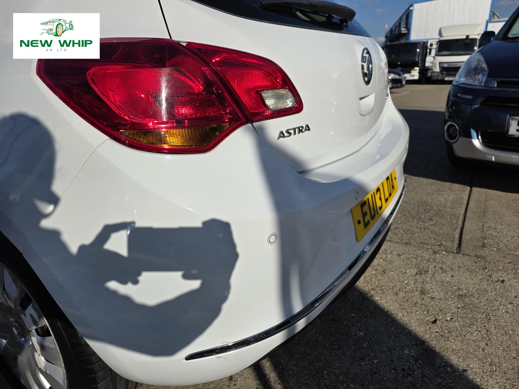 Vauxhall Astra 1.7 CDTi ecoFLEX Exclusiv Hatchback 5dr Diesel Manual Euro 5 (s/s) (110 ps)