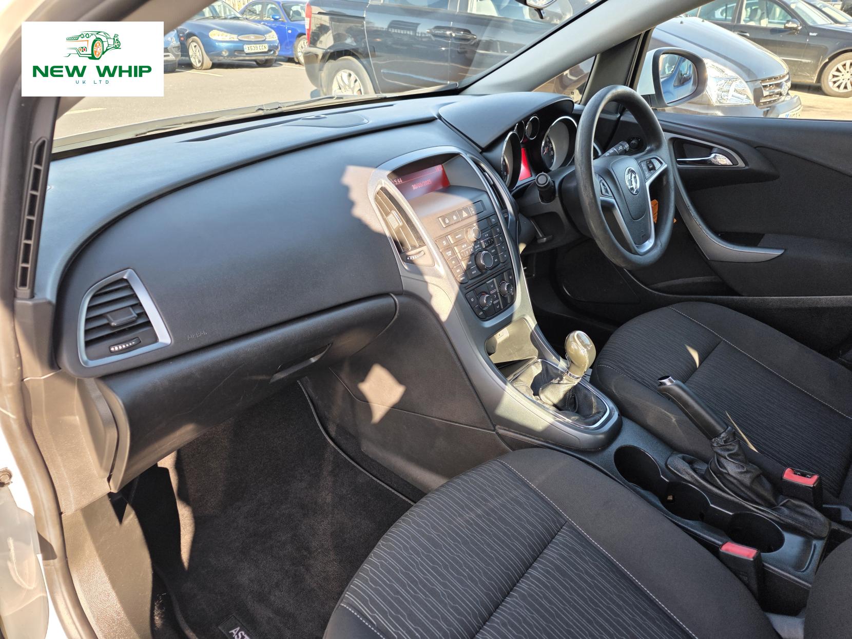 Vauxhall Astra 1.7 CDTi ecoFLEX Exclusiv Hatchback 5dr Diesel Manual Euro 5 (s/s) (110 ps)