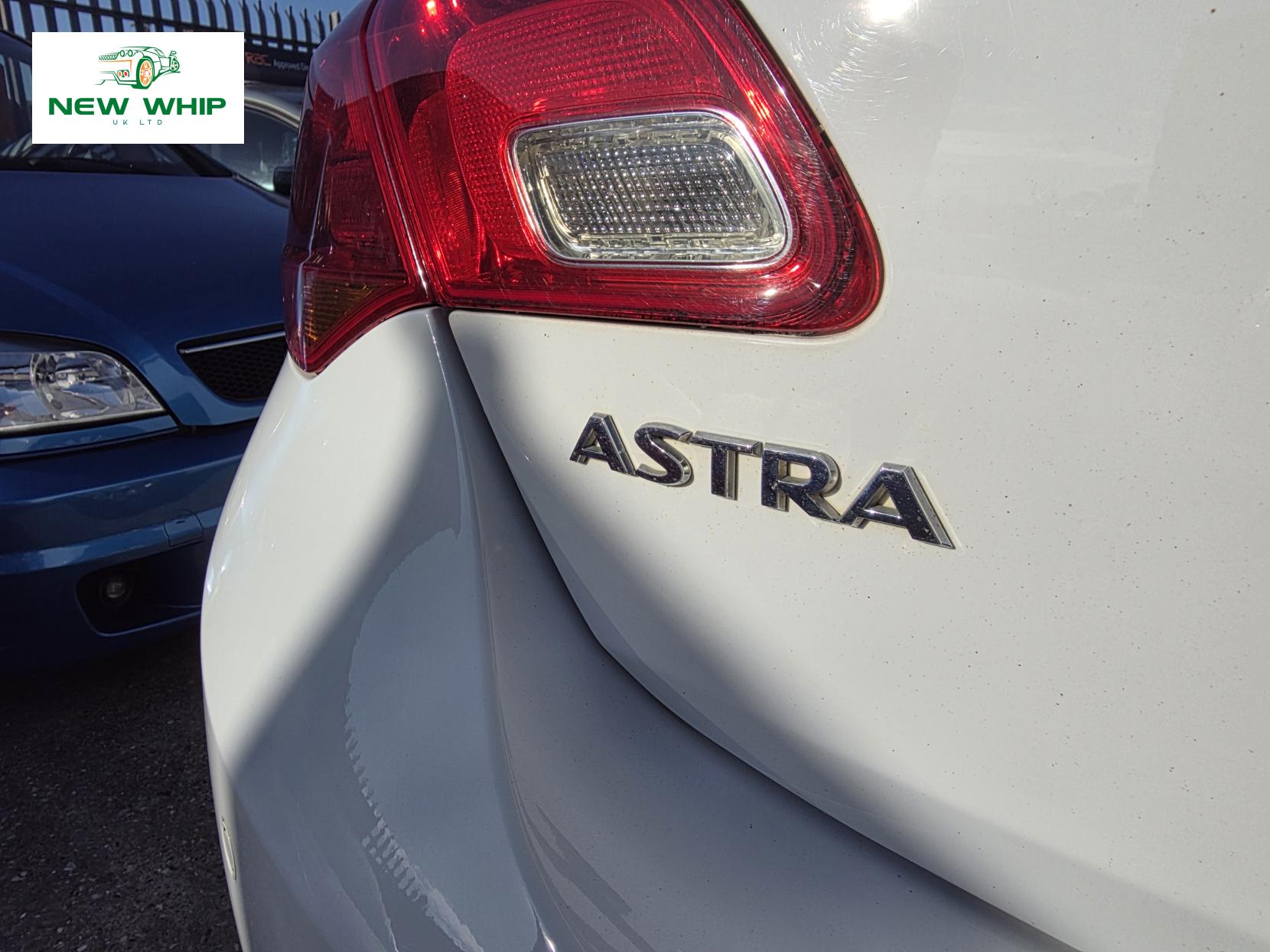 Vauxhall Astra 1.7 CDTi ecoFLEX Exclusiv Hatchback 5dr Diesel Manual Euro 5 (s/s) (110 ps)