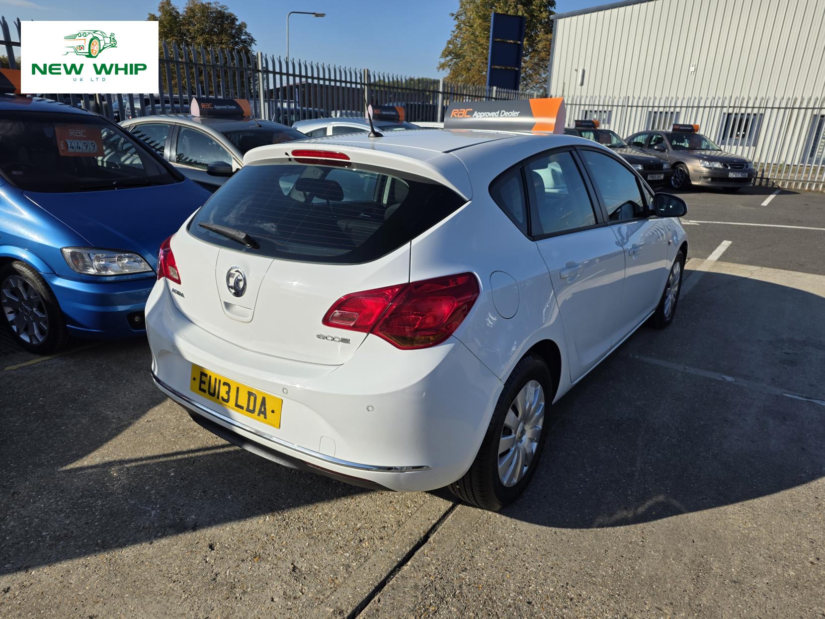 Vauxhall Astra 1.7 CDTi ecoFLEX Exclusiv Hatchback 5dr Diesel Manual Euro 5 (s/s) (110 ps)