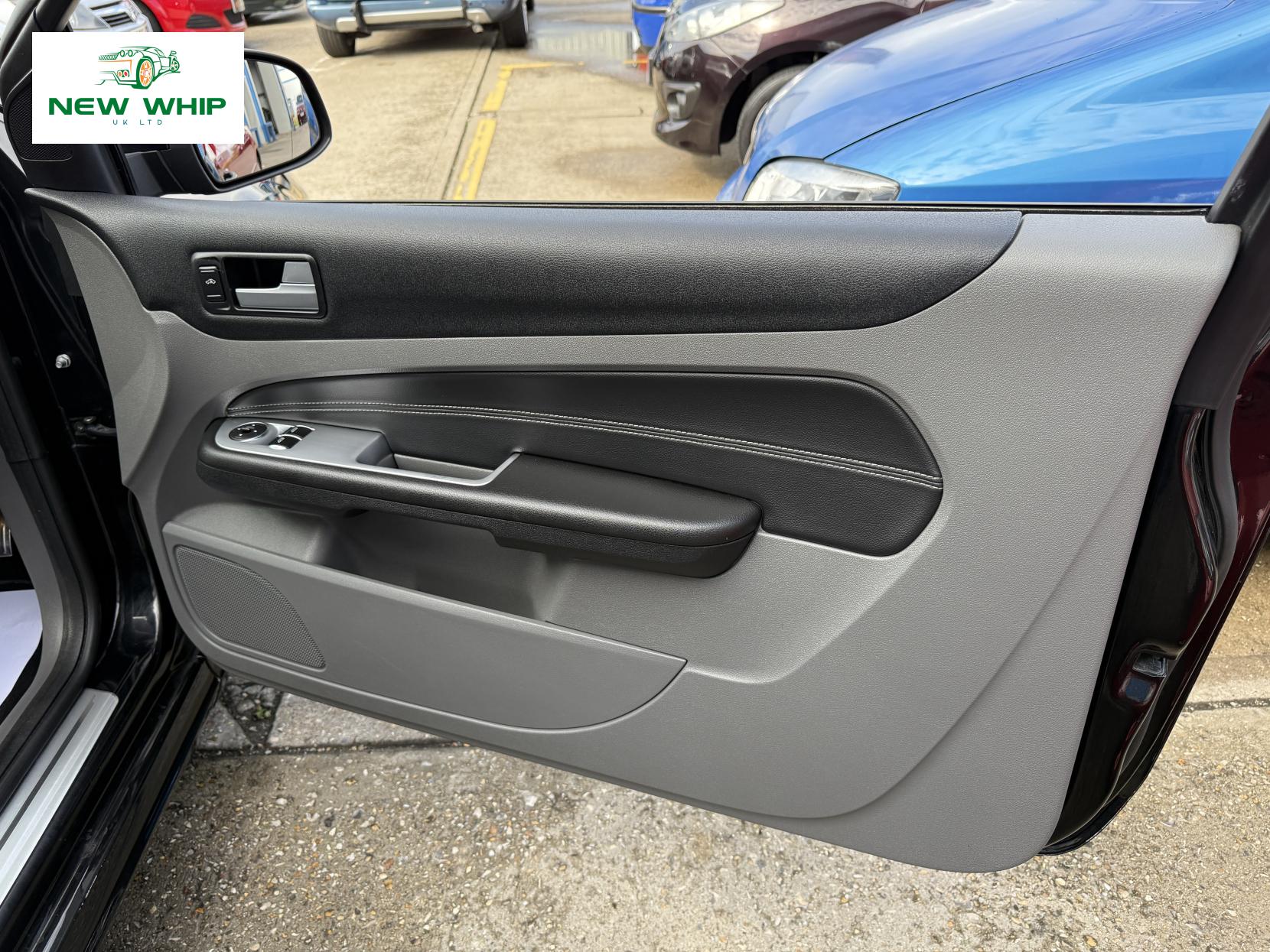 Ford Focus 2.5 SIV ST-3 Hatchback 3dr Petrol Manual (224 g/km, 221 bhp)