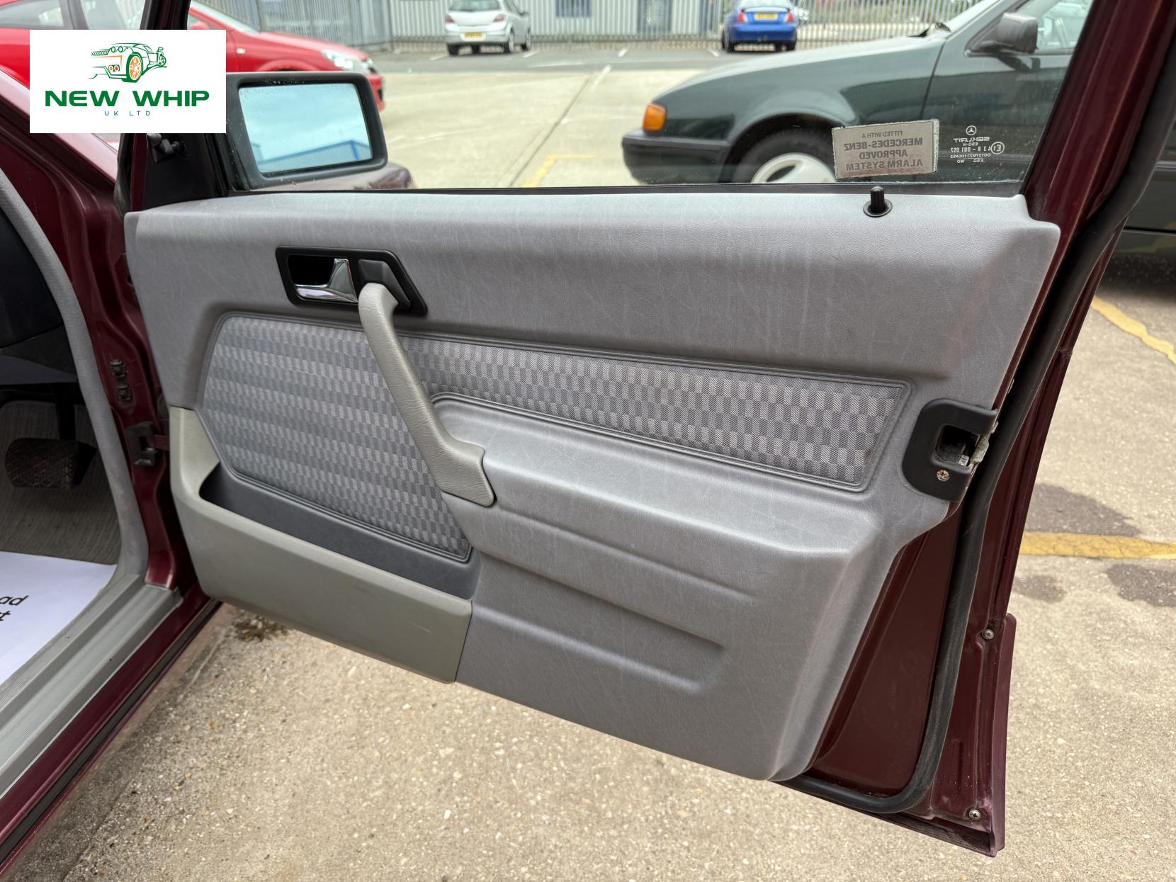 Mercedes-Benz 190 2.6 E Saloon 4dr Petrol Automatic (160 bhp)