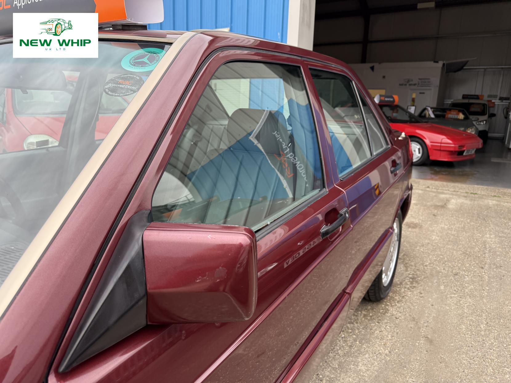 Mercedes-Benz 190 2.6 E Saloon 4dr Petrol Automatic (160 bhp)