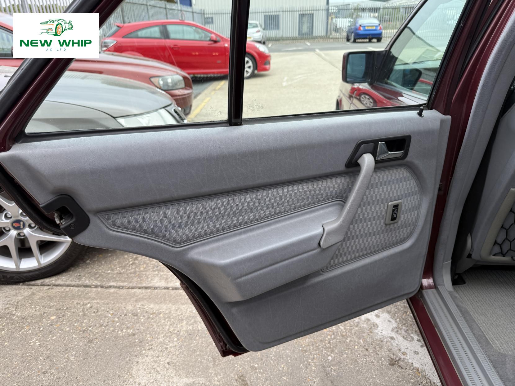 Mercedes-Benz 190 2.6 E Saloon 4dr Petrol Automatic (160 bhp)