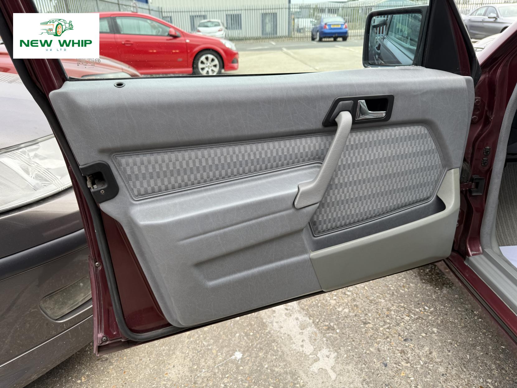 Mercedes-Benz 190 2.6 E Saloon 4dr Petrol Automatic (160 bhp)