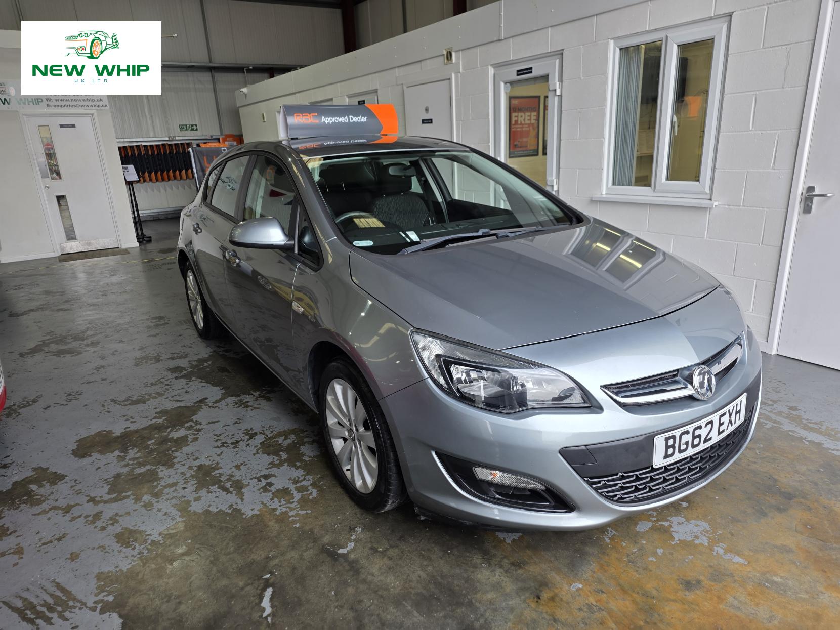 Vauxhall Astra 1.6 16v Exclusiv Hatchback 5dr Petrol Manual Euro 5 (115 ps)