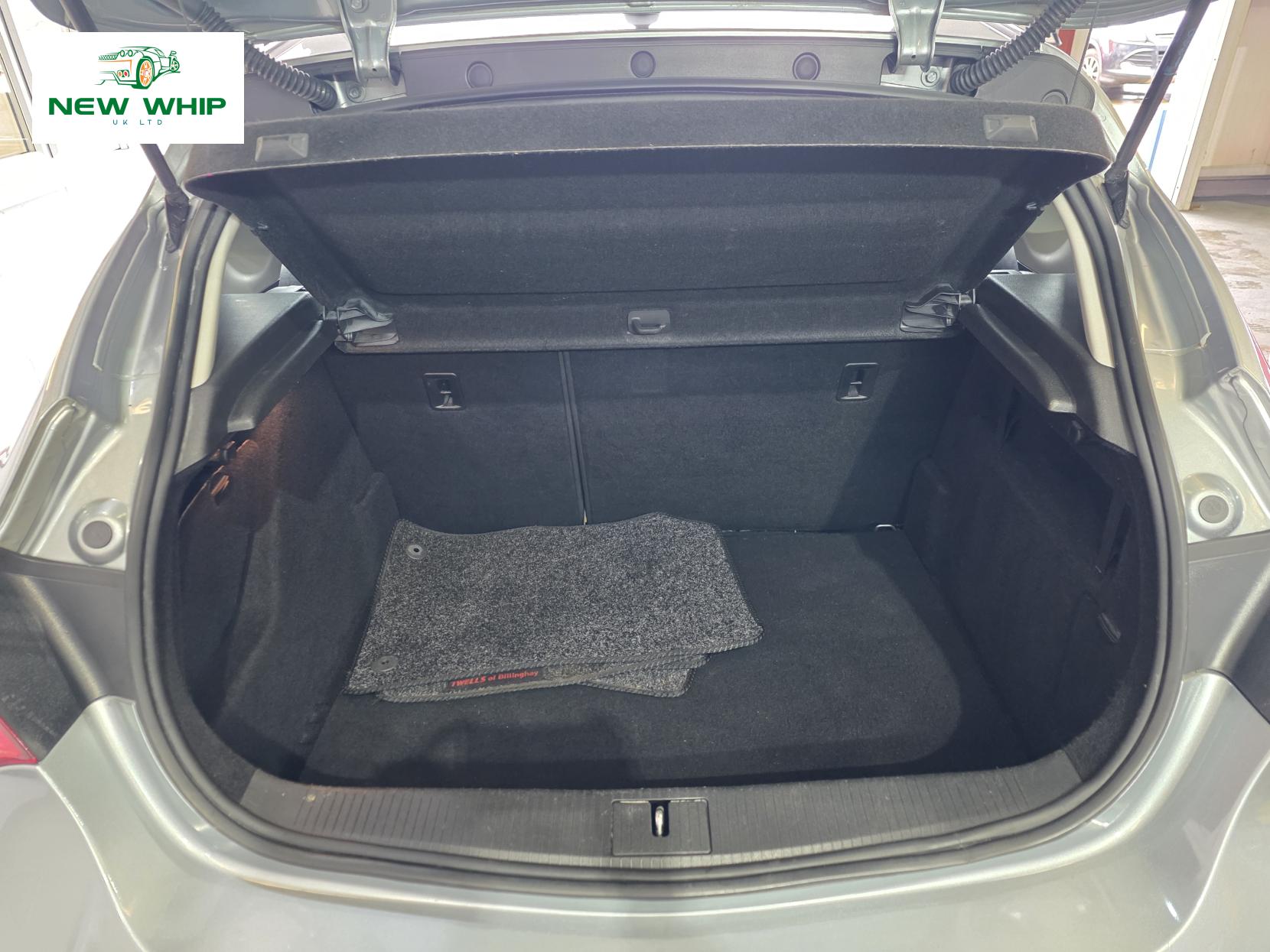 Vauxhall Astra 1.6 16v Exclusiv Hatchback 5dr Petrol Manual Euro 5 (115 ps)