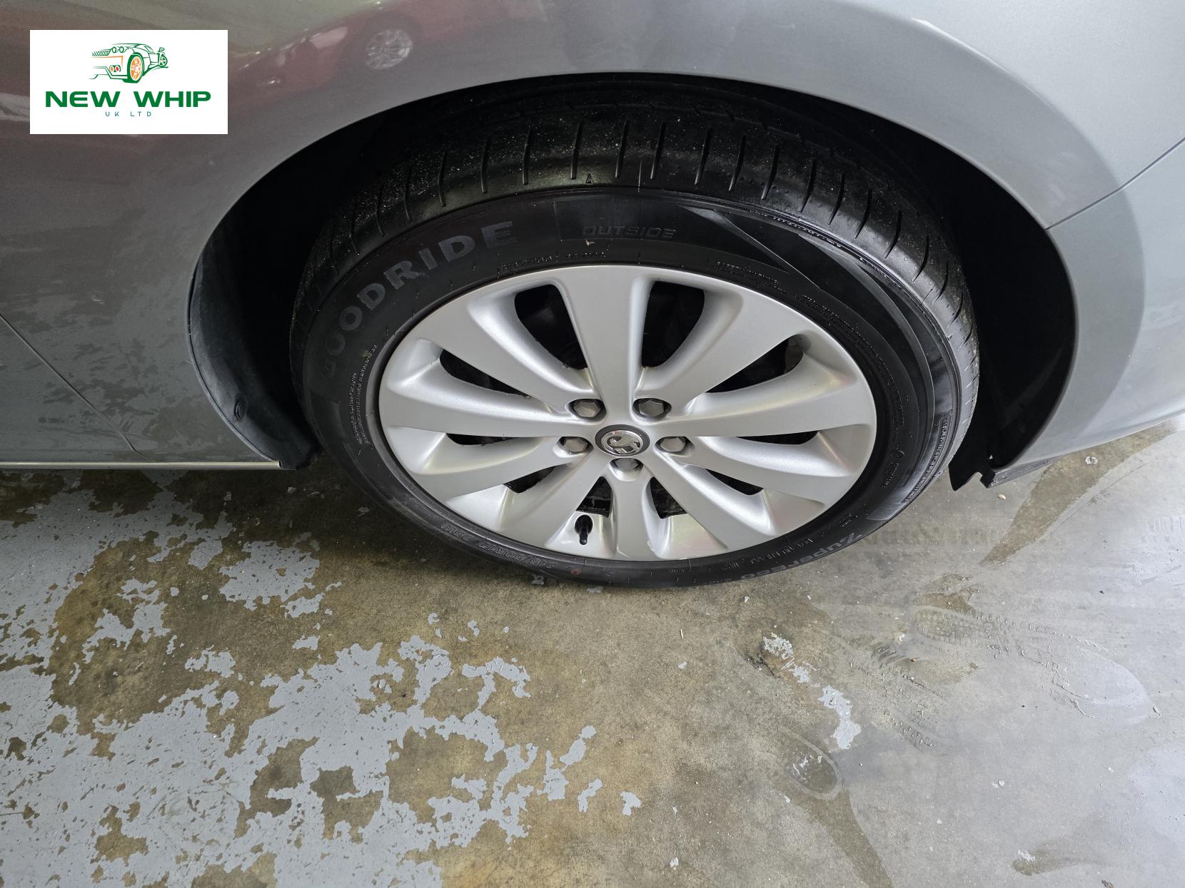 Vauxhall Astra 1.6 16v Exclusiv Hatchback 5dr Petrol Manual Euro 5 (115 ps)