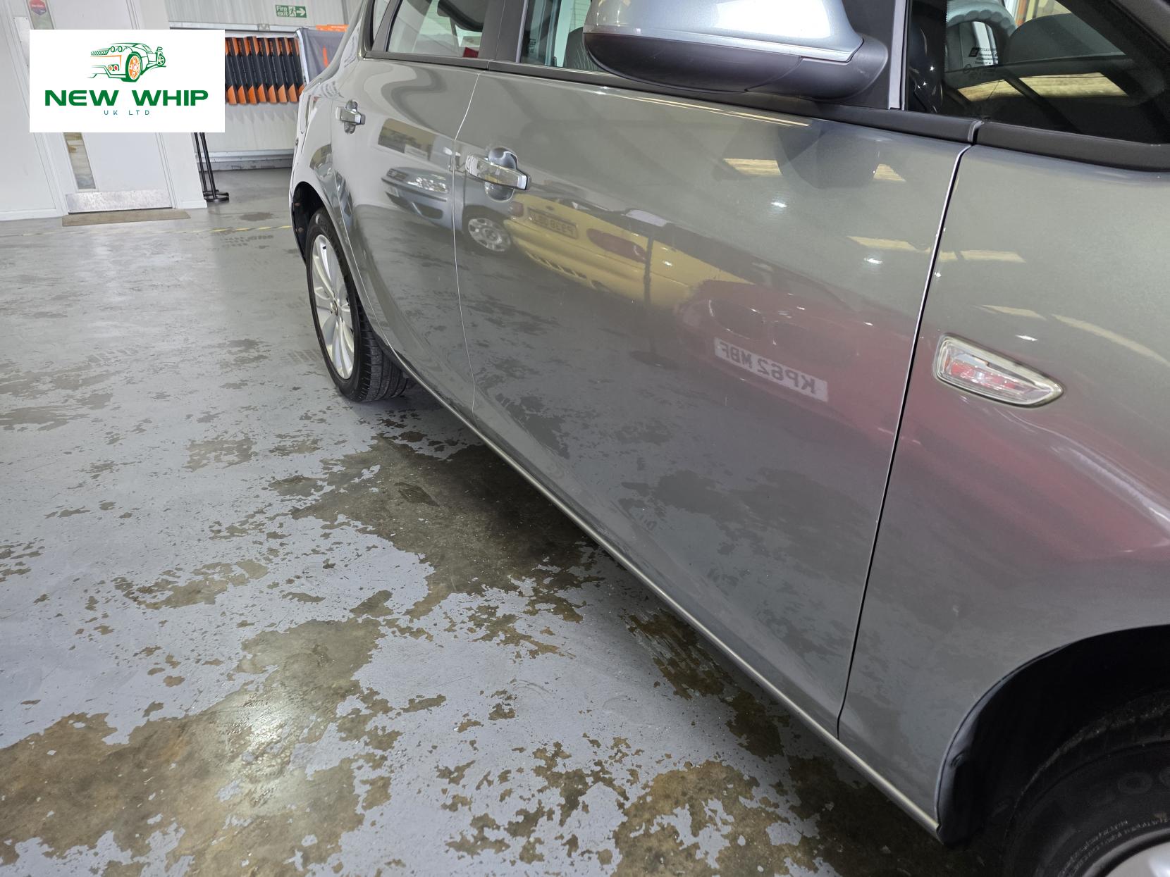 Vauxhall Astra 1.6 16v Exclusiv Hatchback 5dr Petrol Manual Euro 5 (115 ps)