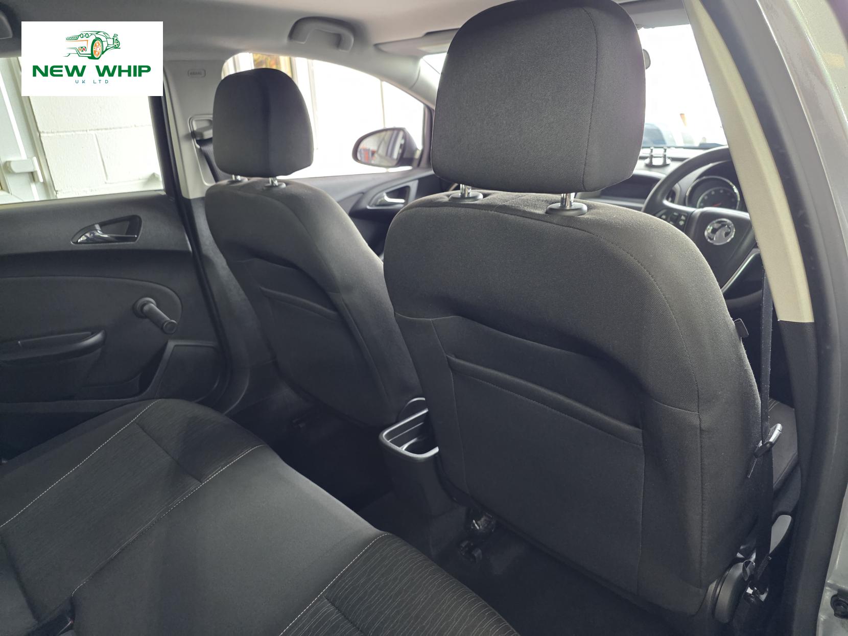 Vauxhall Astra 1.6 16v Exclusiv Hatchback 5dr Petrol Manual Euro 5 (115 ps)