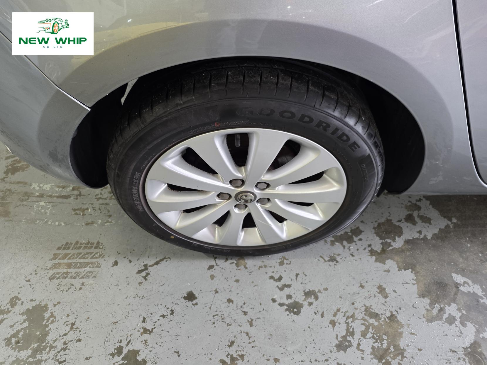 Vauxhall Astra 1.6 16v Exclusiv Hatchback 5dr Petrol Manual Euro 5 (115 ps)