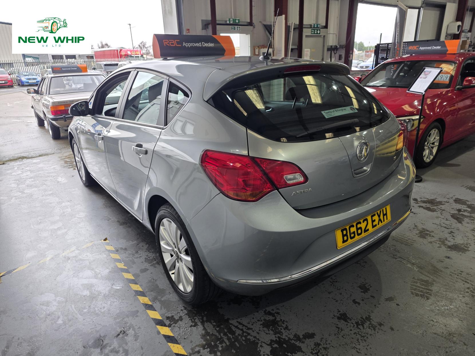 Vauxhall Astra 1.6 16v Exclusiv Hatchback 5dr Petrol Manual Euro 5 (115 ps)