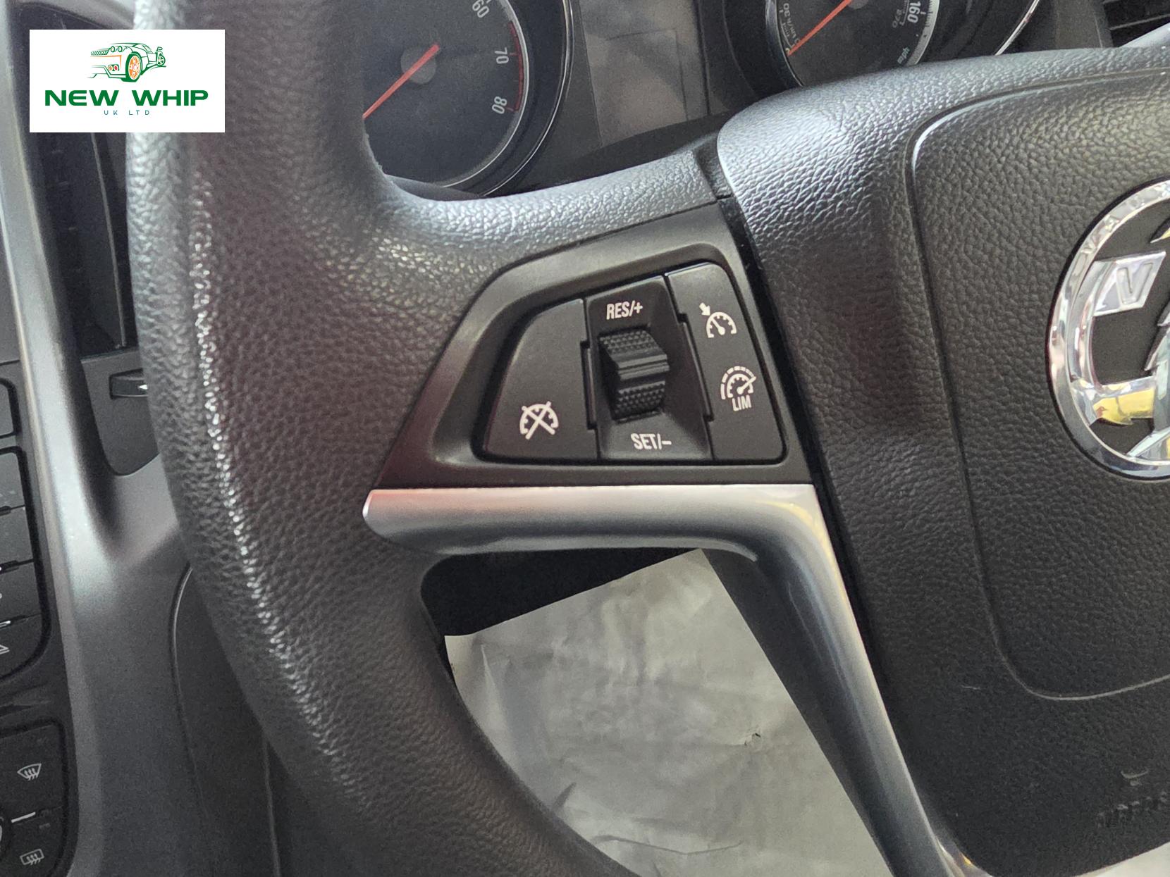 Vauxhall Astra 1.6 16v Exclusiv Hatchback 5dr Petrol Manual Euro 5 (115 ps)