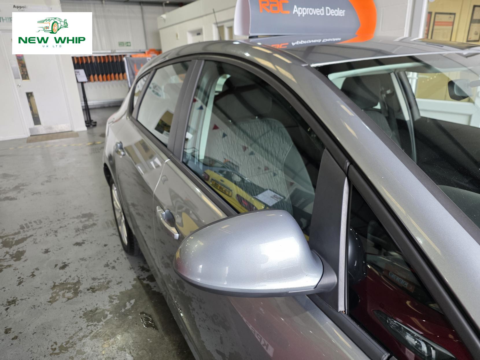 Vauxhall Astra 1.6 16v Exclusiv Hatchback 5dr Petrol Manual Euro 5 (115 ps)