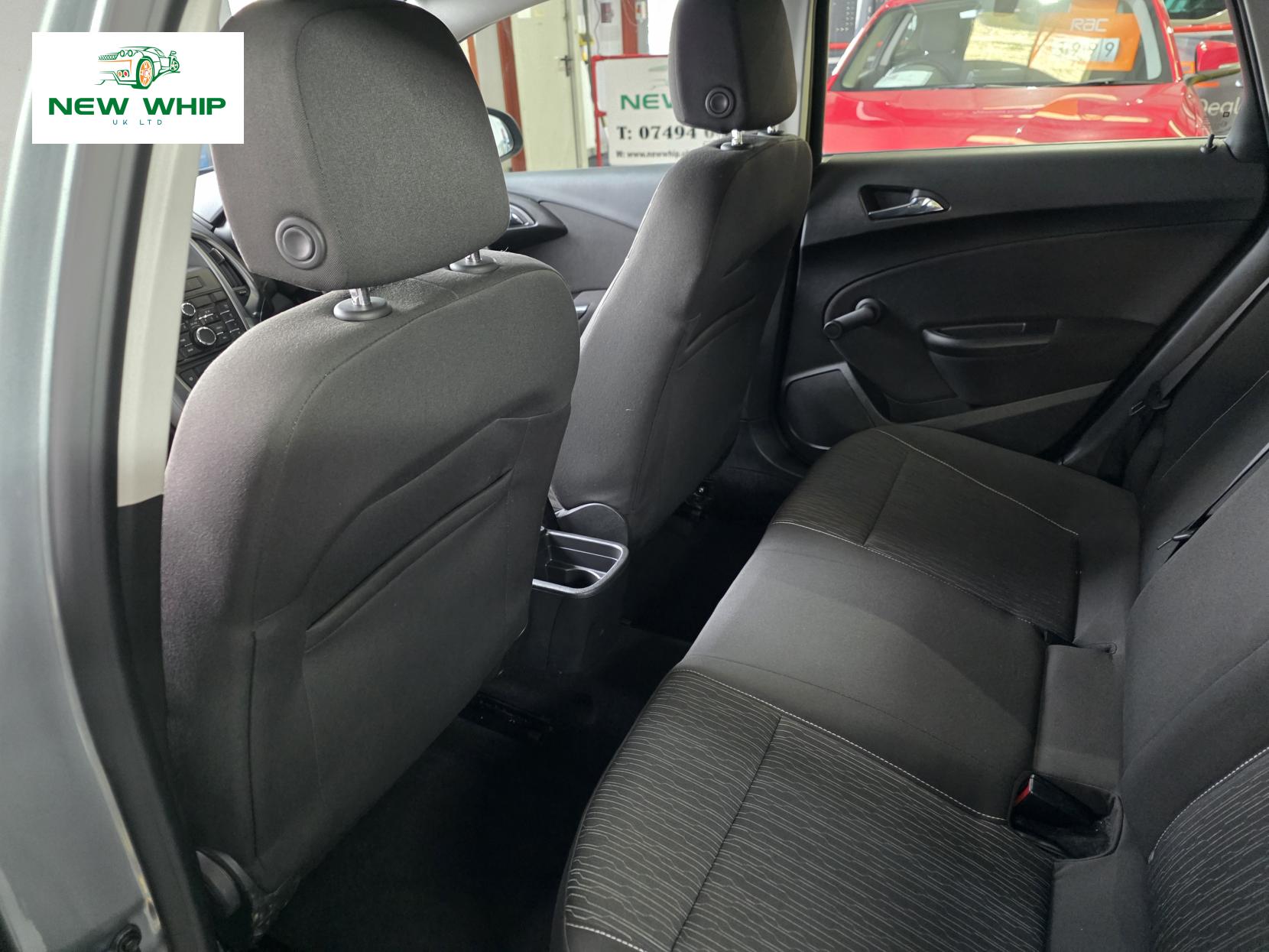 Vauxhall Astra 1.6 16v Exclusiv Hatchback 5dr Petrol Manual Euro 5 (115 ps)