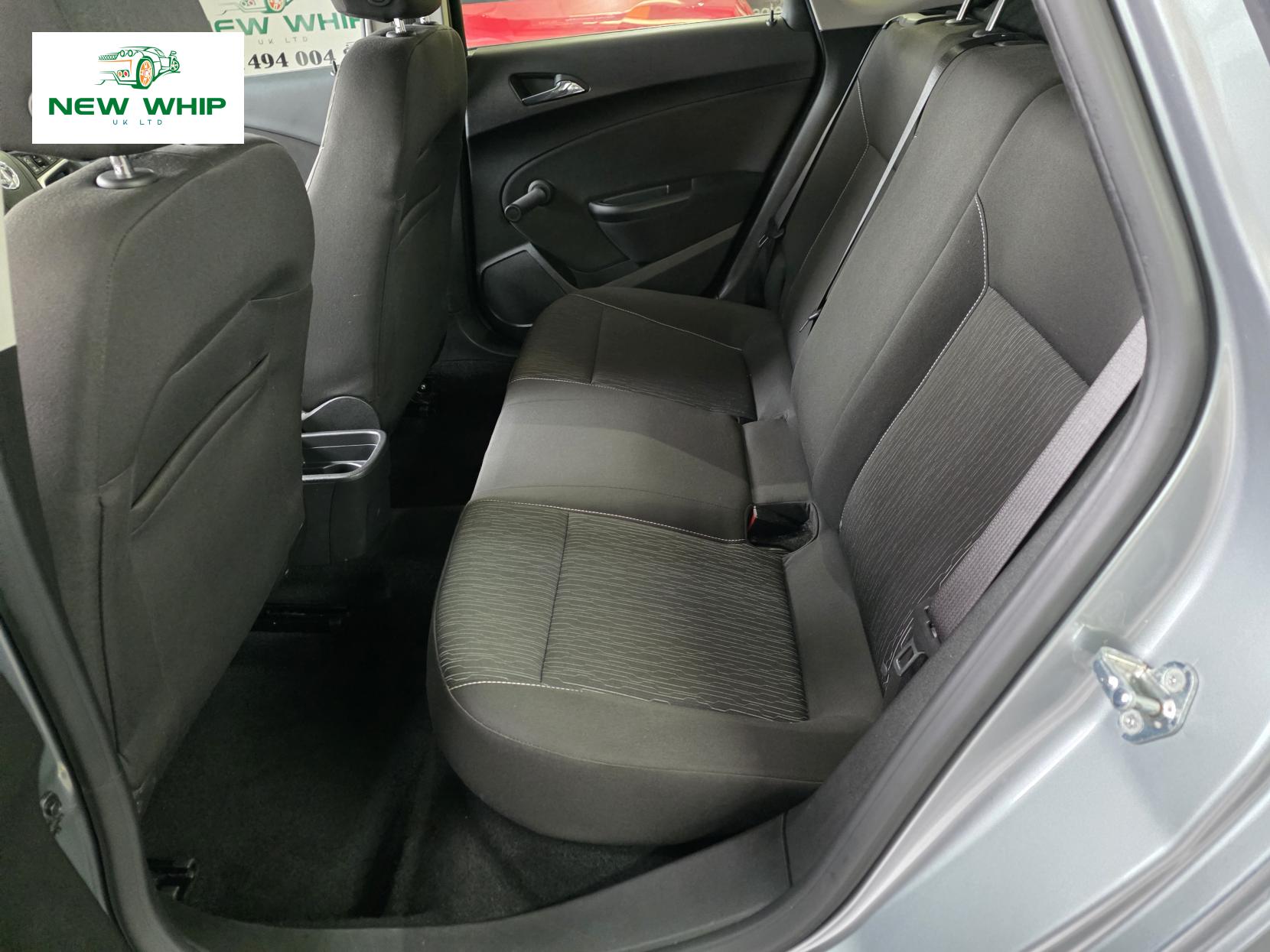 Vauxhall Astra 1.6 16v Exclusiv Hatchback 5dr Petrol Manual Euro 5 (115 ps)