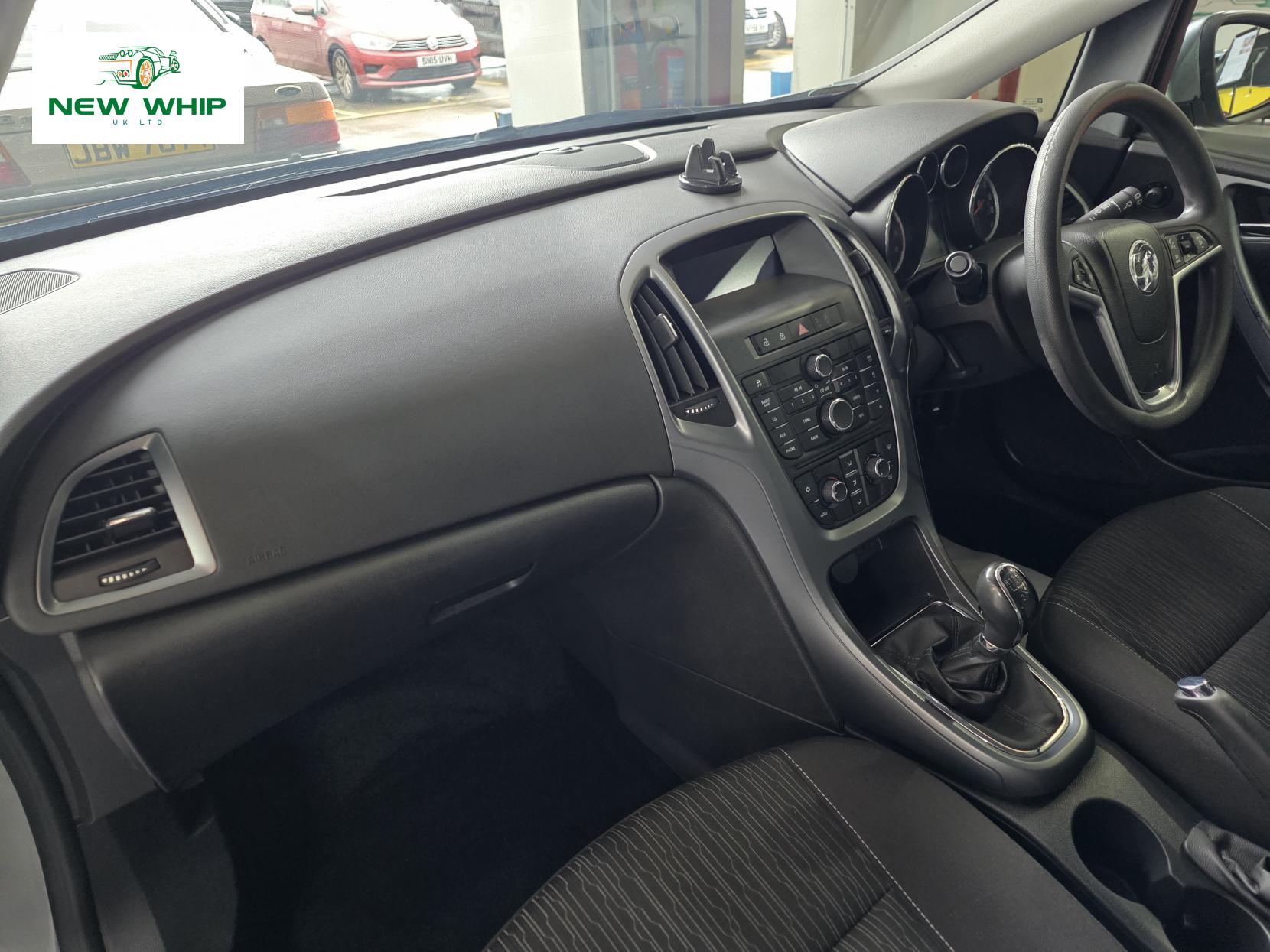 Vauxhall Astra 1.6 16v Exclusiv Hatchback 5dr Petrol Manual Euro 5 (115 ps)