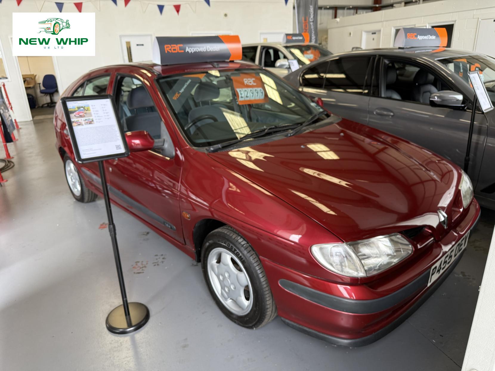 Renault Megane 1.6 RXE Hatchback 5dr Petrol Manual (172 g/km, 90 bhp)