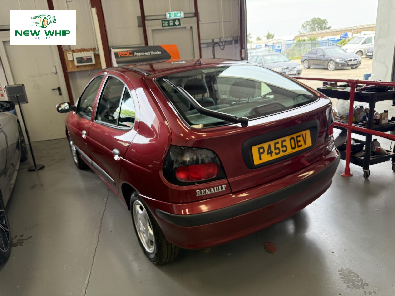 Renault Megane 1.6 RXE Hatchback 5dr Petrol Manual (172 g/km, 90 bhp)