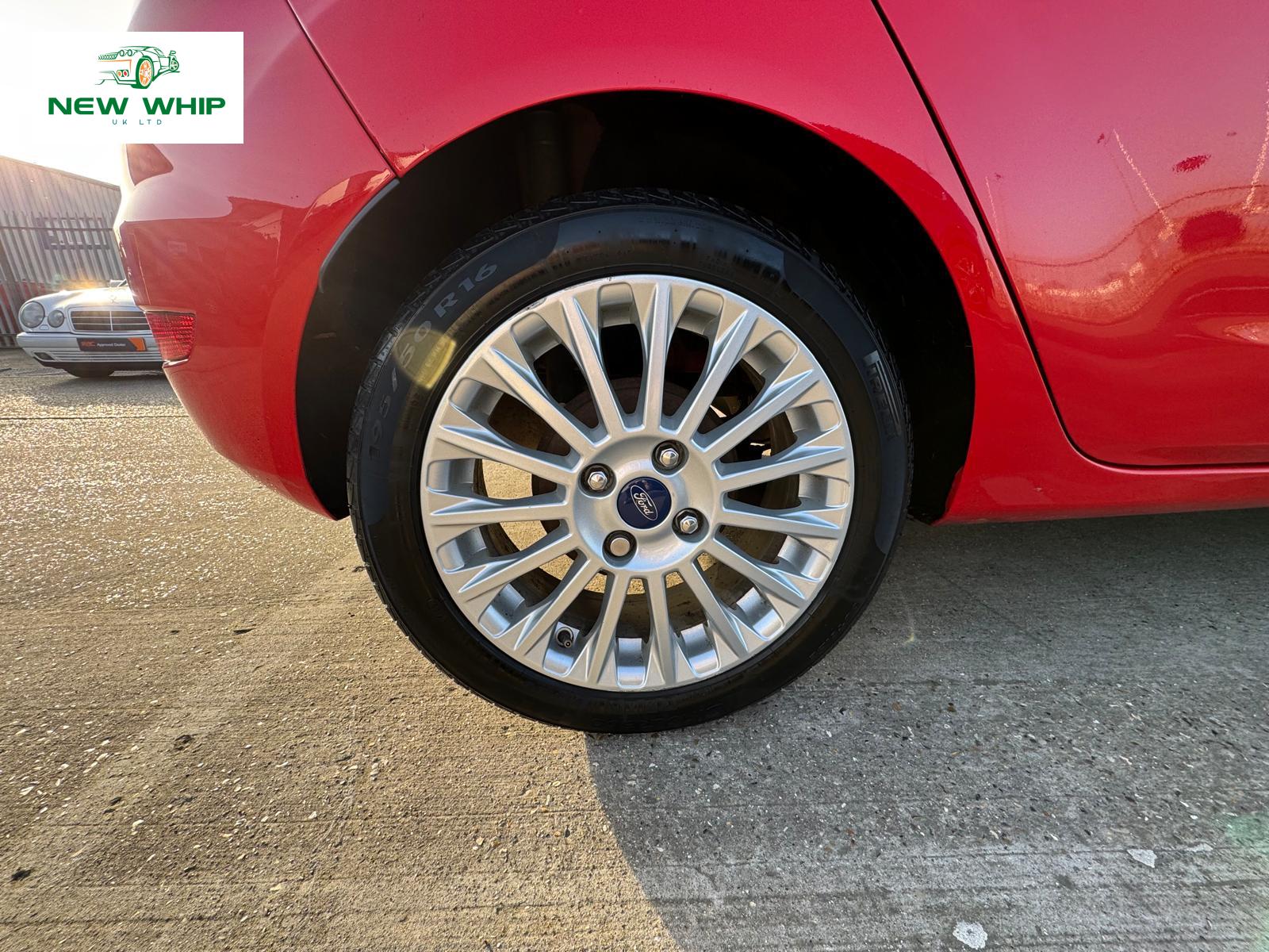 Ford Fiesta 1.0T EcoBoost Titanium Hatchback 5dr Petrol Manual Euro 5 (s/s) (125 ps)