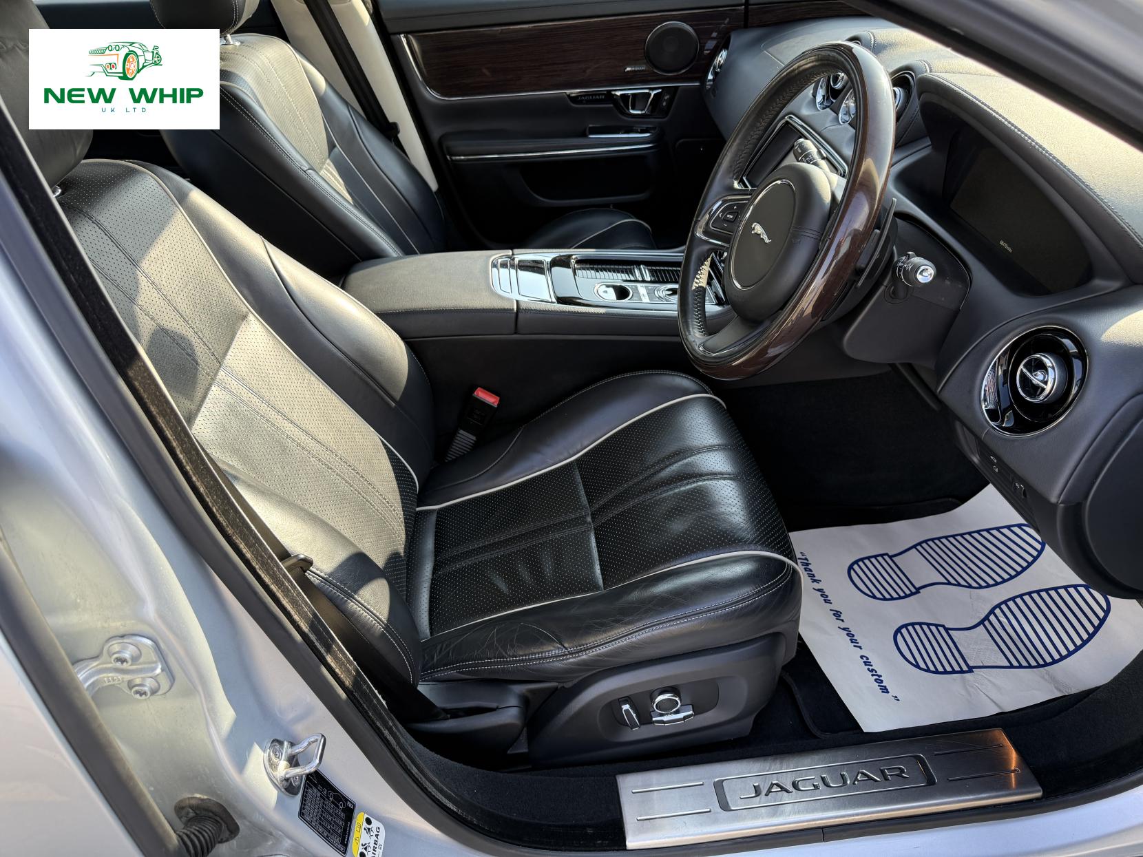 Jaguar XJ 3.0d V6 Premium Luxury Saloon 4dr Diesel Auto Euro 6 (s/s) (300 ps)