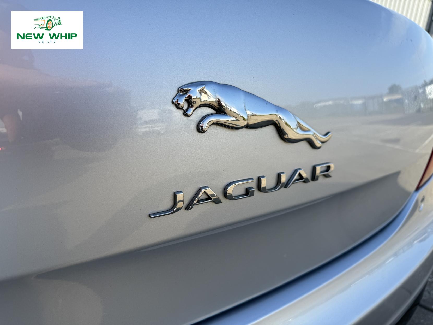 Jaguar XJ 3.0d V6 Premium Luxury Saloon 4dr Diesel Auto Euro 6 (s/s) (300 ps)