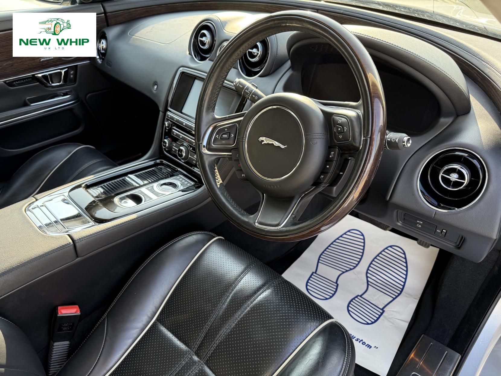 Jaguar XJ 3.0d V6 Premium Luxury Saloon 4dr Diesel Auto Euro 6 (s/s) (300 ps)