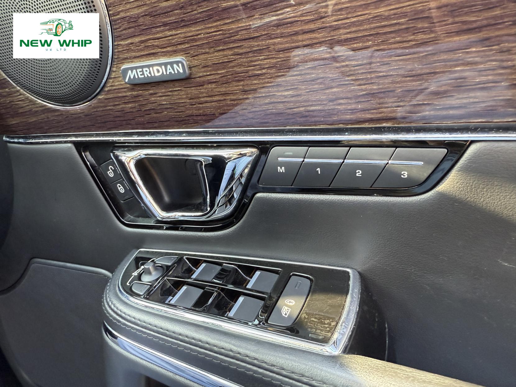 Jaguar XJ 3.0d V6 Premium Luxury Saloon 4dr Diesel Auto Euro 6 (s/s) (300 ps)