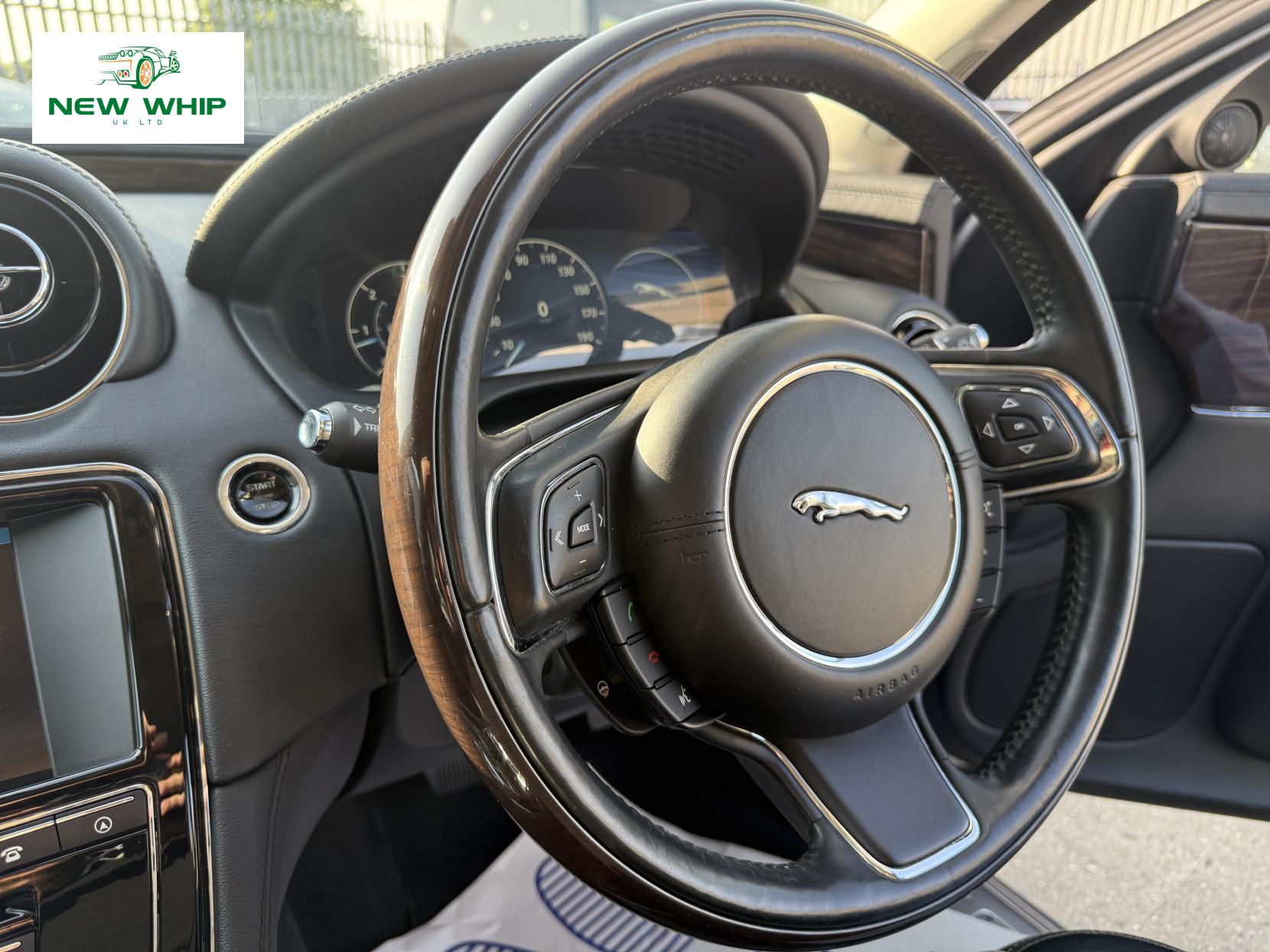 Jaguar XJ 3.0d V6 Premium Luxury Saloon 4dr Diesel Auto Euro 6 (s/s) (300 ps)