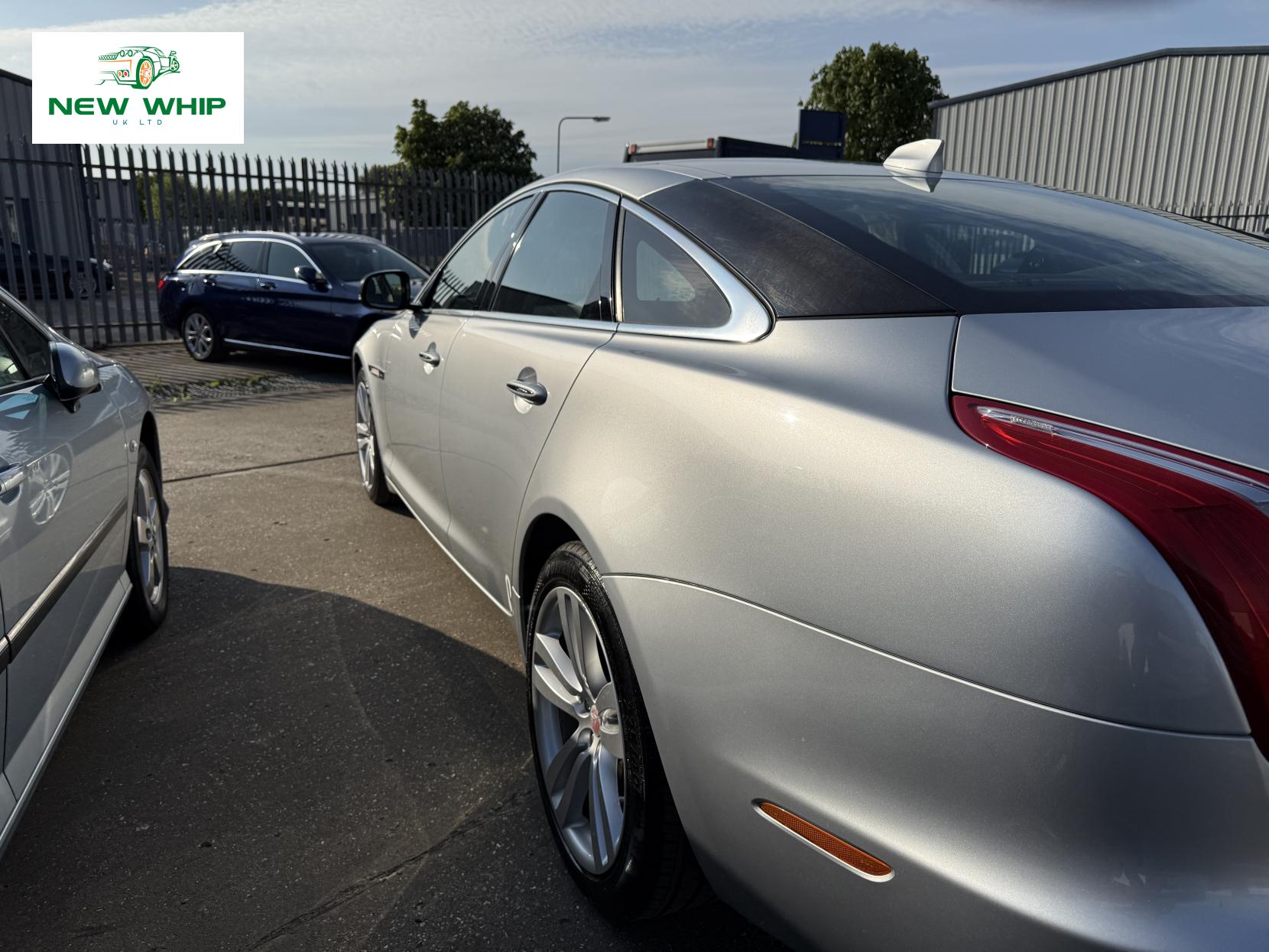 Jaguar XJ 3.0d V6 Premium Luxury Saloon 4dr Diesel Auto Euro 6 (s/s) (300 ps)
