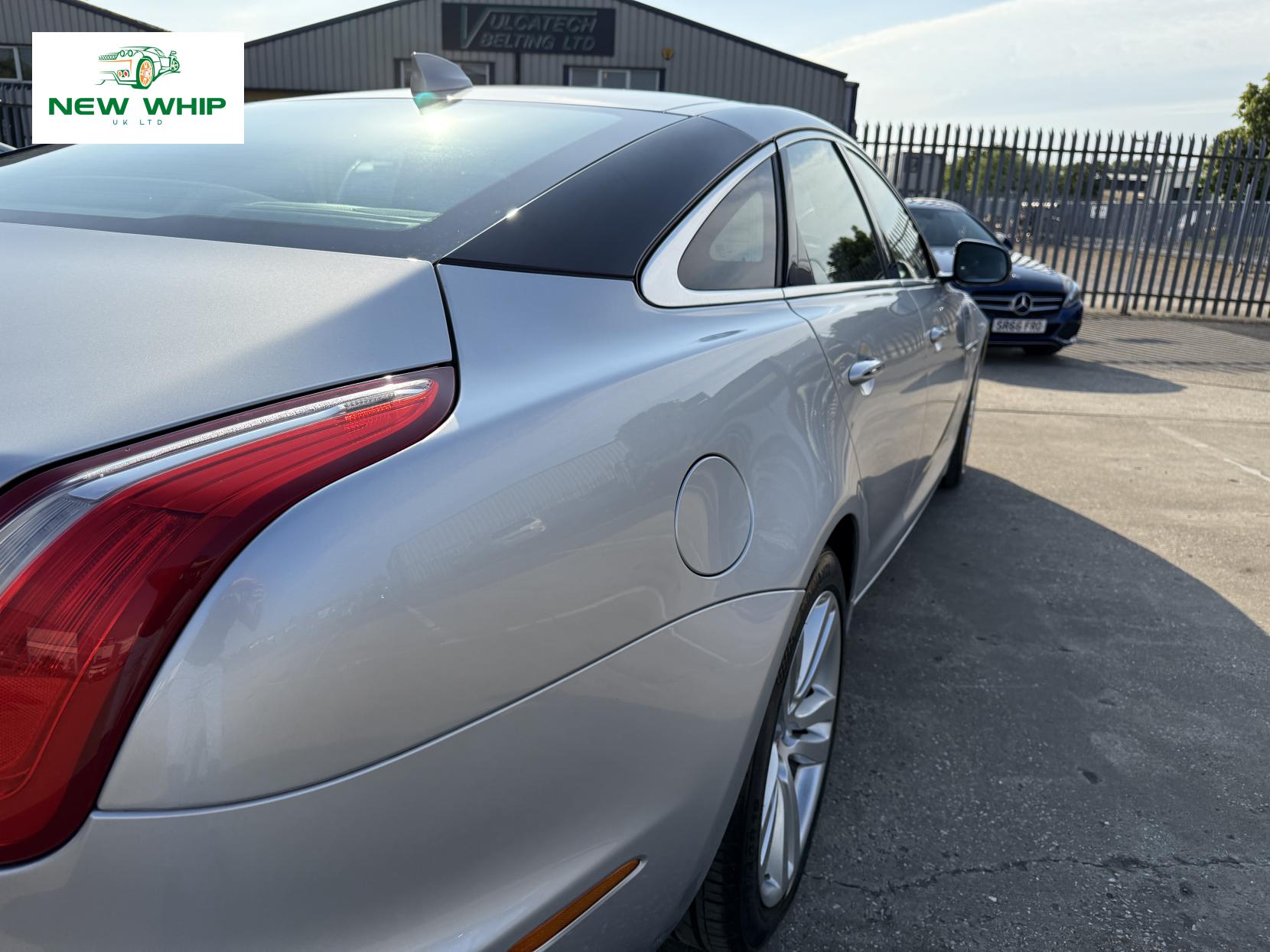 Jaguar XJ 3.0d V6 Premium Luxury Saloon 4dr Diesel Auto Euro 6 (s/s) (300 ps)
