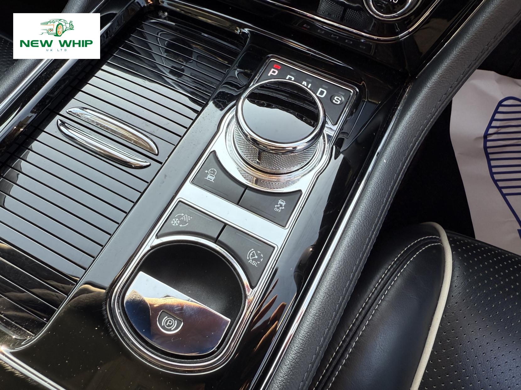 Jaguar XJ 3.0d V6 Premium Luxury Saloon 4dr Diesel Auto Euro 6 (s/s) (300 ps)