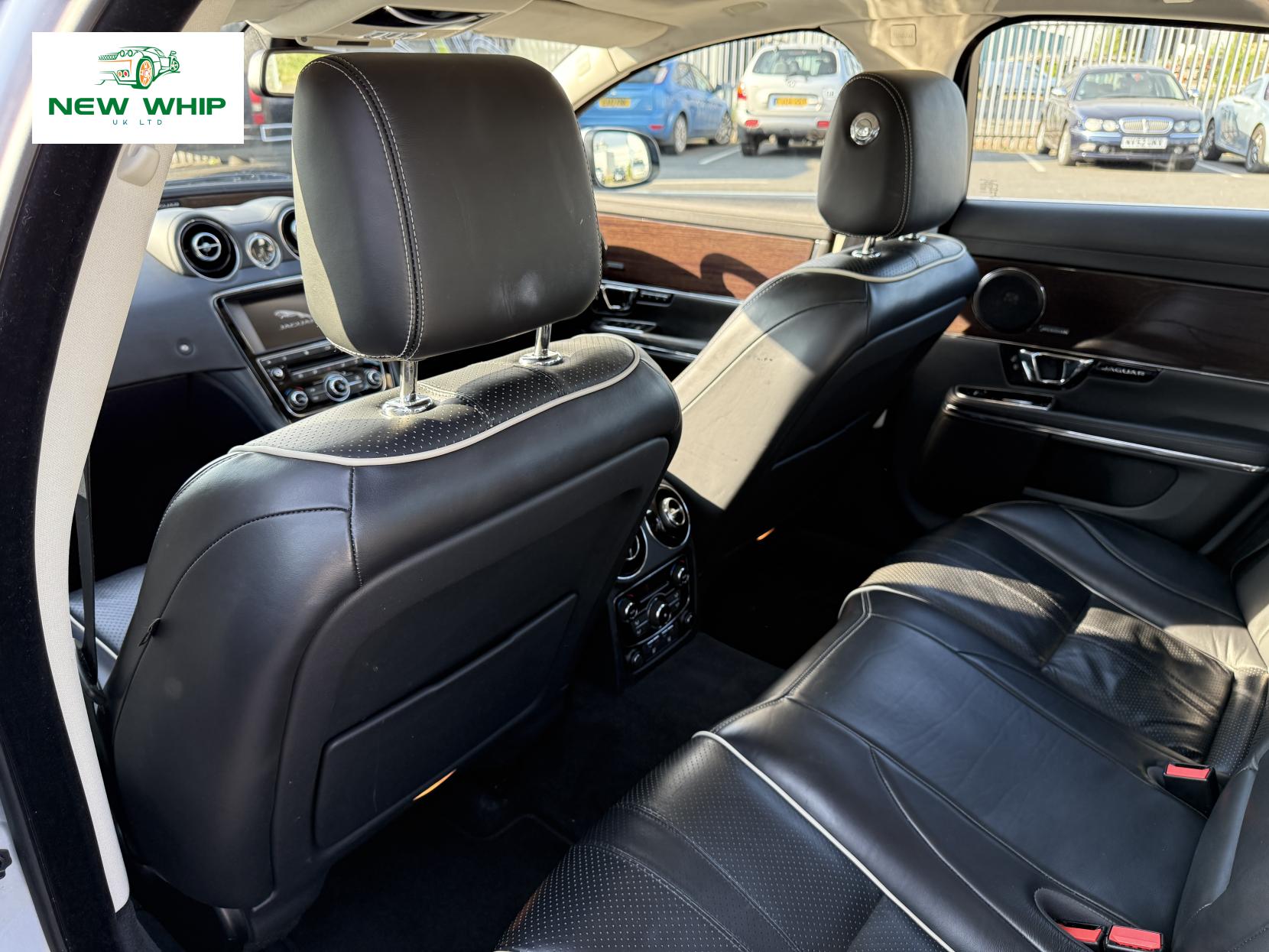 Jaguar XJ 3.0d V6 Premium Luxury Saloon 4dr Diesel Auto Euro 6 (s/s) (300 ps)