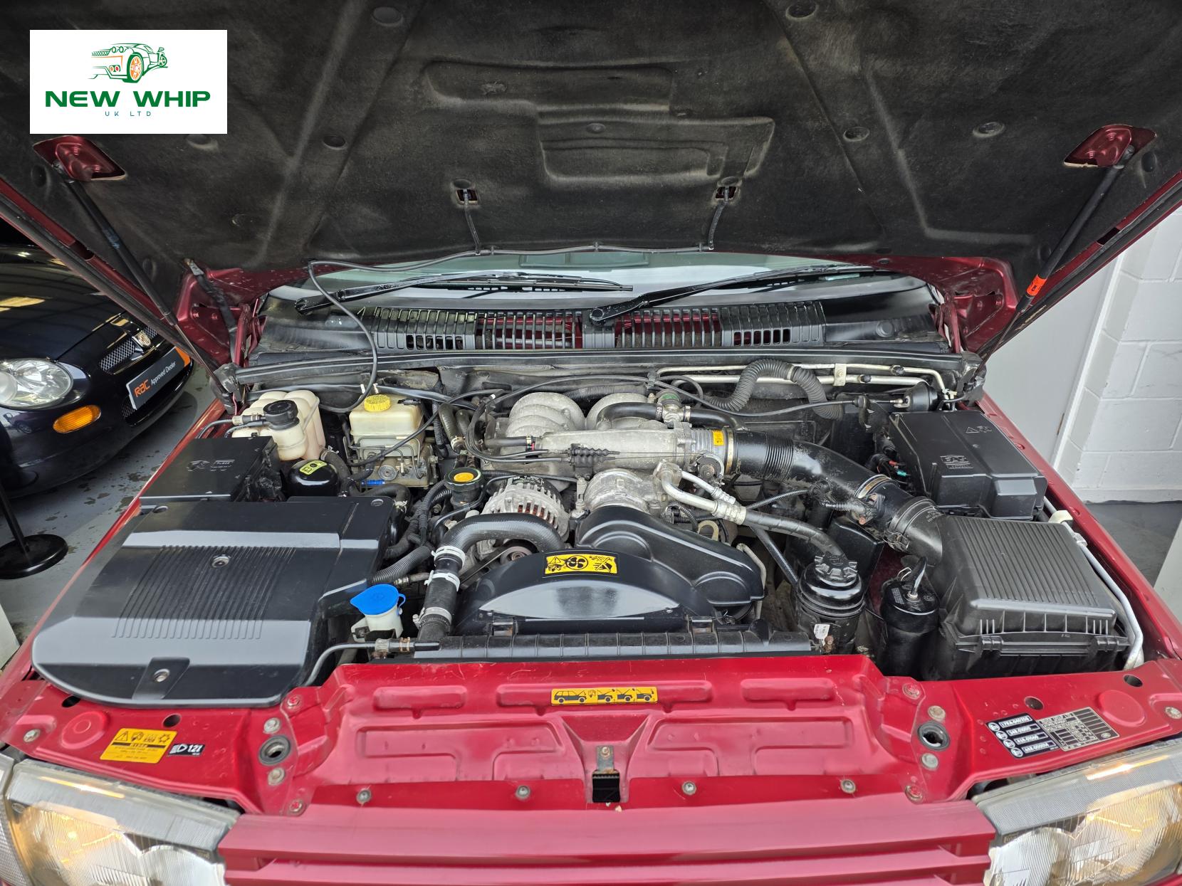 Land Rover Range Rover 4.6 V8 Vogue Station Wagon 5dr Petrol Automatic (398 g/km, 215 bhp)