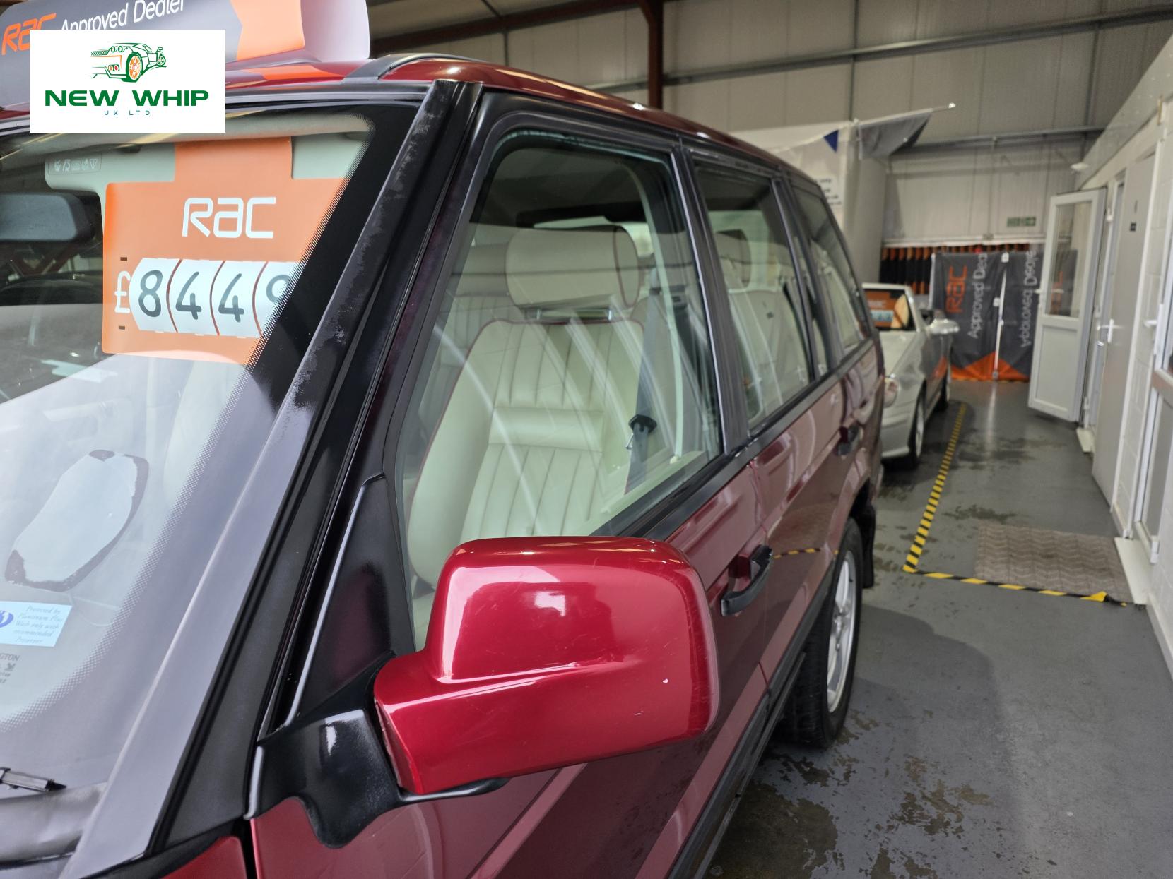 Land Rover Range Rover 4.6 V8 Vogue Station Wagon 5dr Petrol Automatic (398 g/km, 215 bhp)