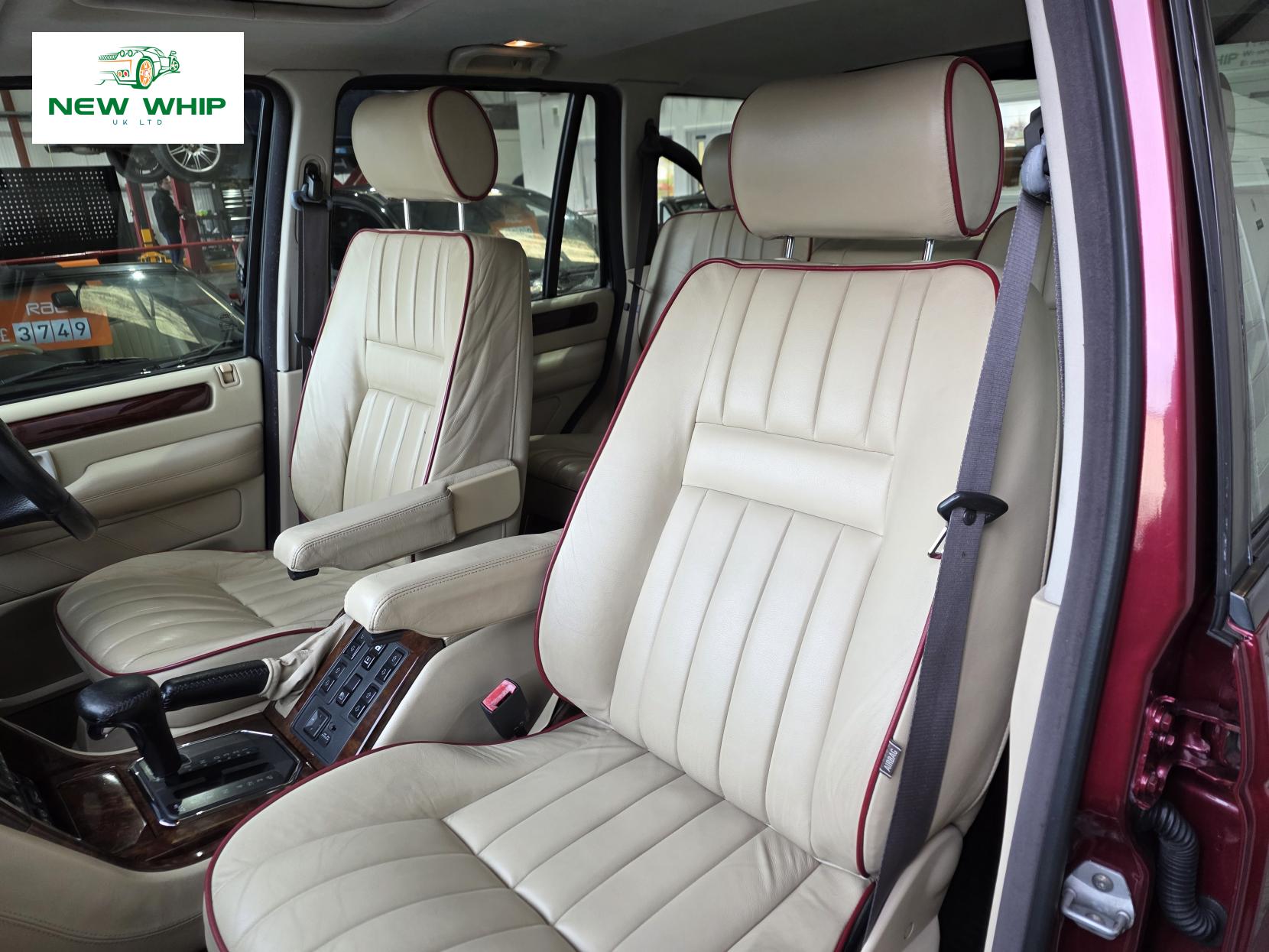 Land Rover Range Rover 4.6 V8 Vogue Station Wagon 5dr Petrol Automatic (398 g/km, 215 bhp)