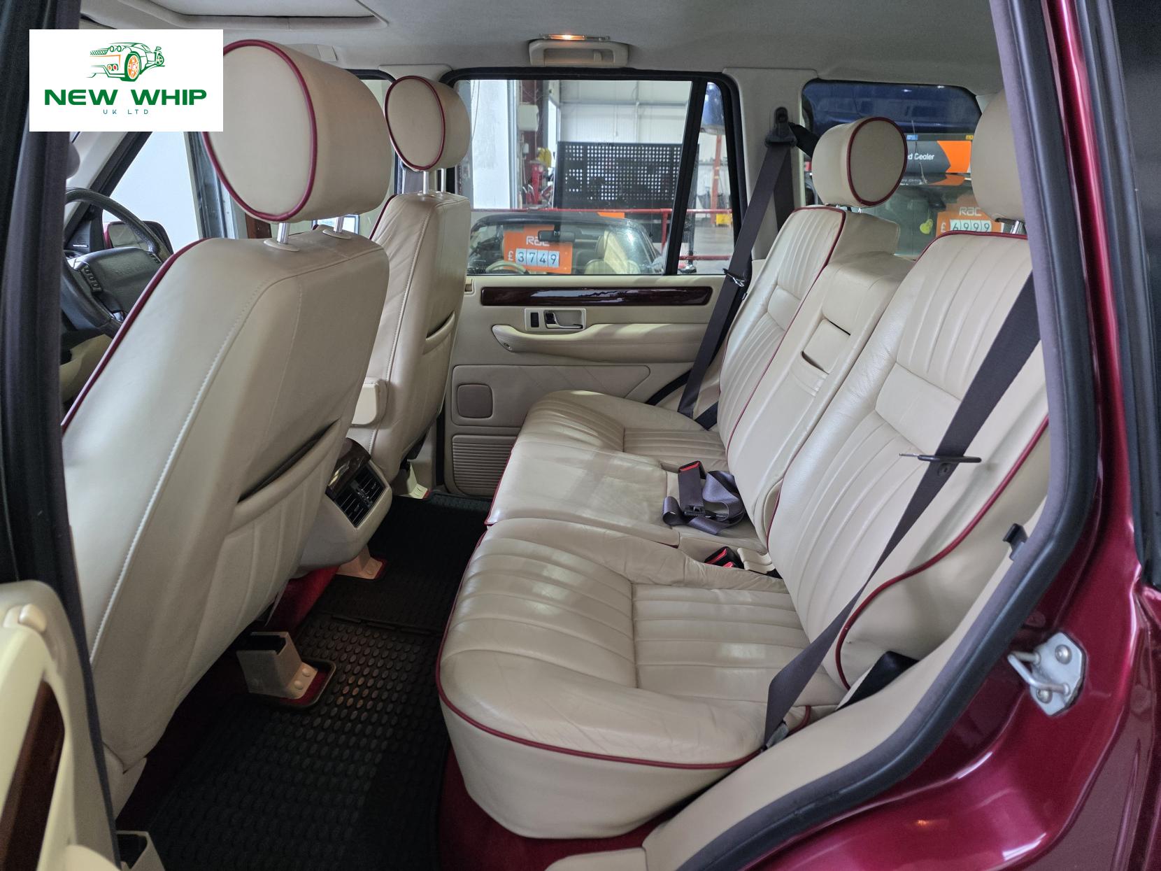 Land Rover Range Rover 4.6 V8 Vogue Station Wagon 5dr Petrol Automatic (398 g/km, 215 bhp)