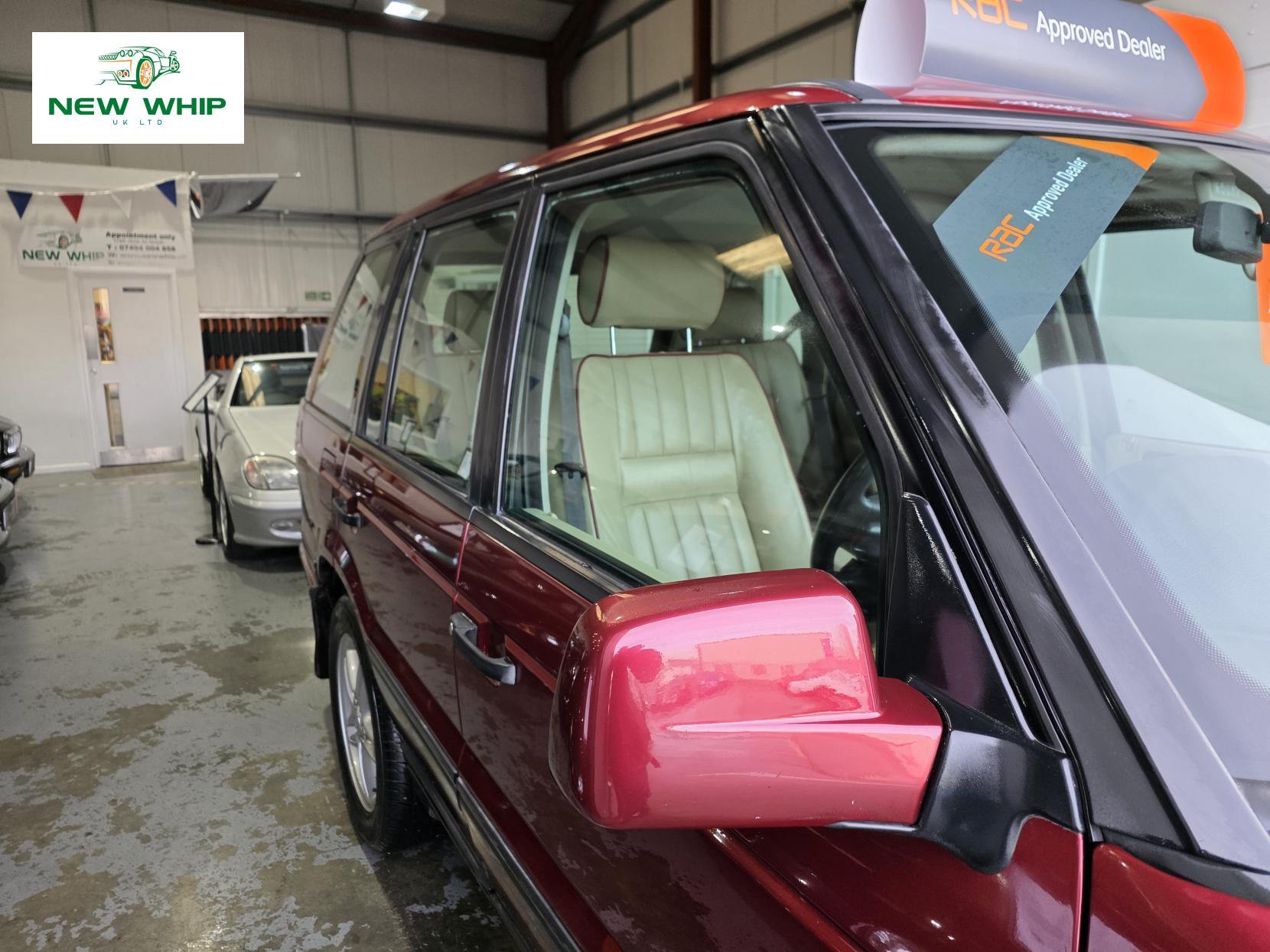 Land Rover Range Rover 4.6 V8 Vogue Station Wagon 5dr Petrol Automatic (398 g/km, 215 bhp)