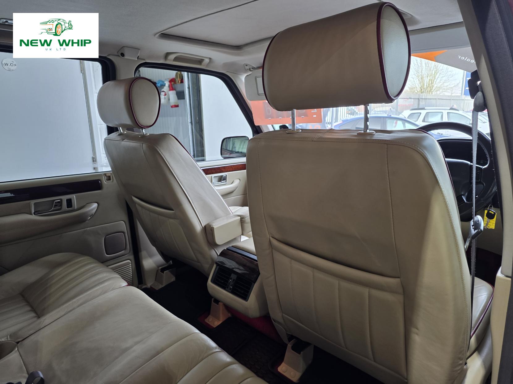 Land Rover Range Rover 4.6 V8 Vogue Station Wagon 5dr Petrol Automatic (398 g/km, 215 bhp)