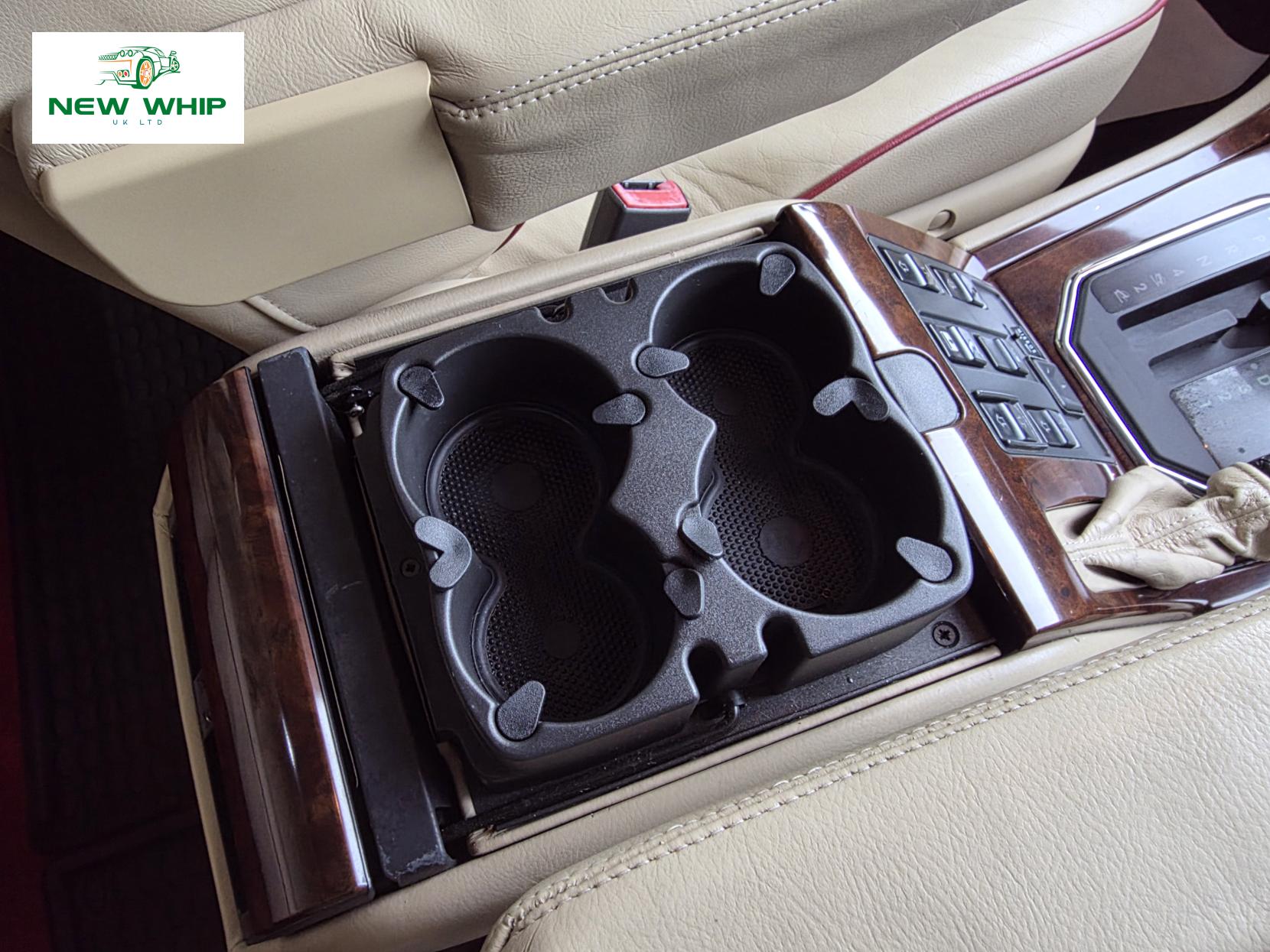 Land Rover Range Rover 4.6 V8 Vogue Station Wagon 5dr Petrol Automatic (398 g/km, 215 bhp)