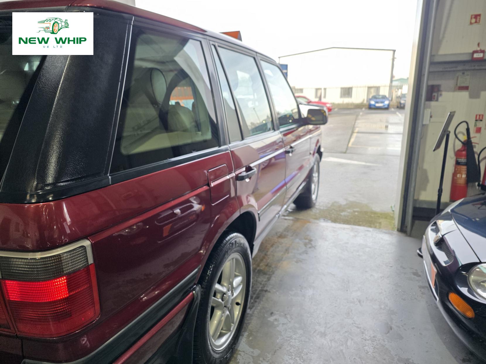 Land Rover Range Rover 4.6 V8 Vogue Station Wagon 5dr Petrol Automatic (398 g/km, 215 bhp)