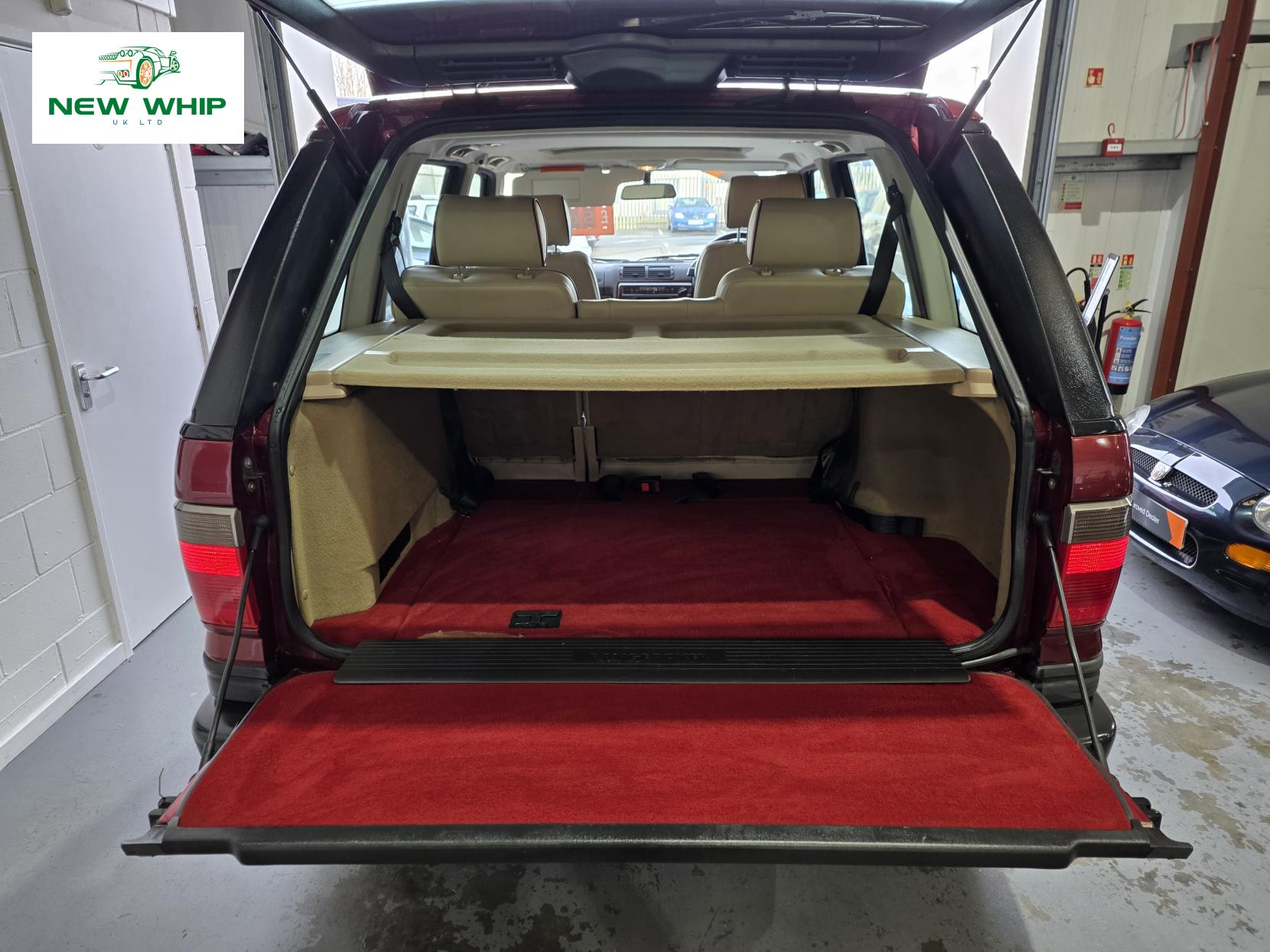 Land Rover Range Rover 4.6 V8 Vogue Station Wagon 5dr Petrol Automatic (398 g/km, 215 bhp)