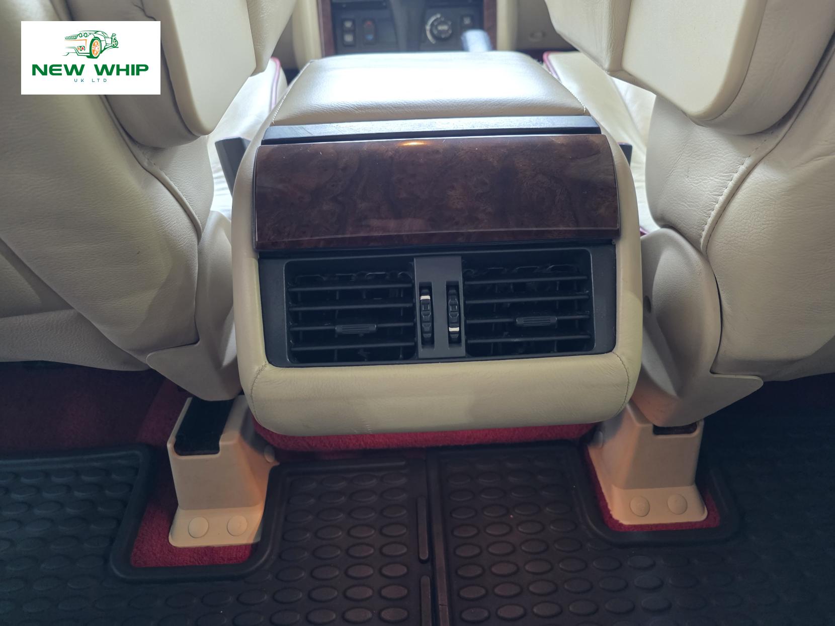 Land Rover Range Rover 4.6 V8 Vogue Station Wagon 5dr Petrol Automatic (398 g/km, 215 bhp)