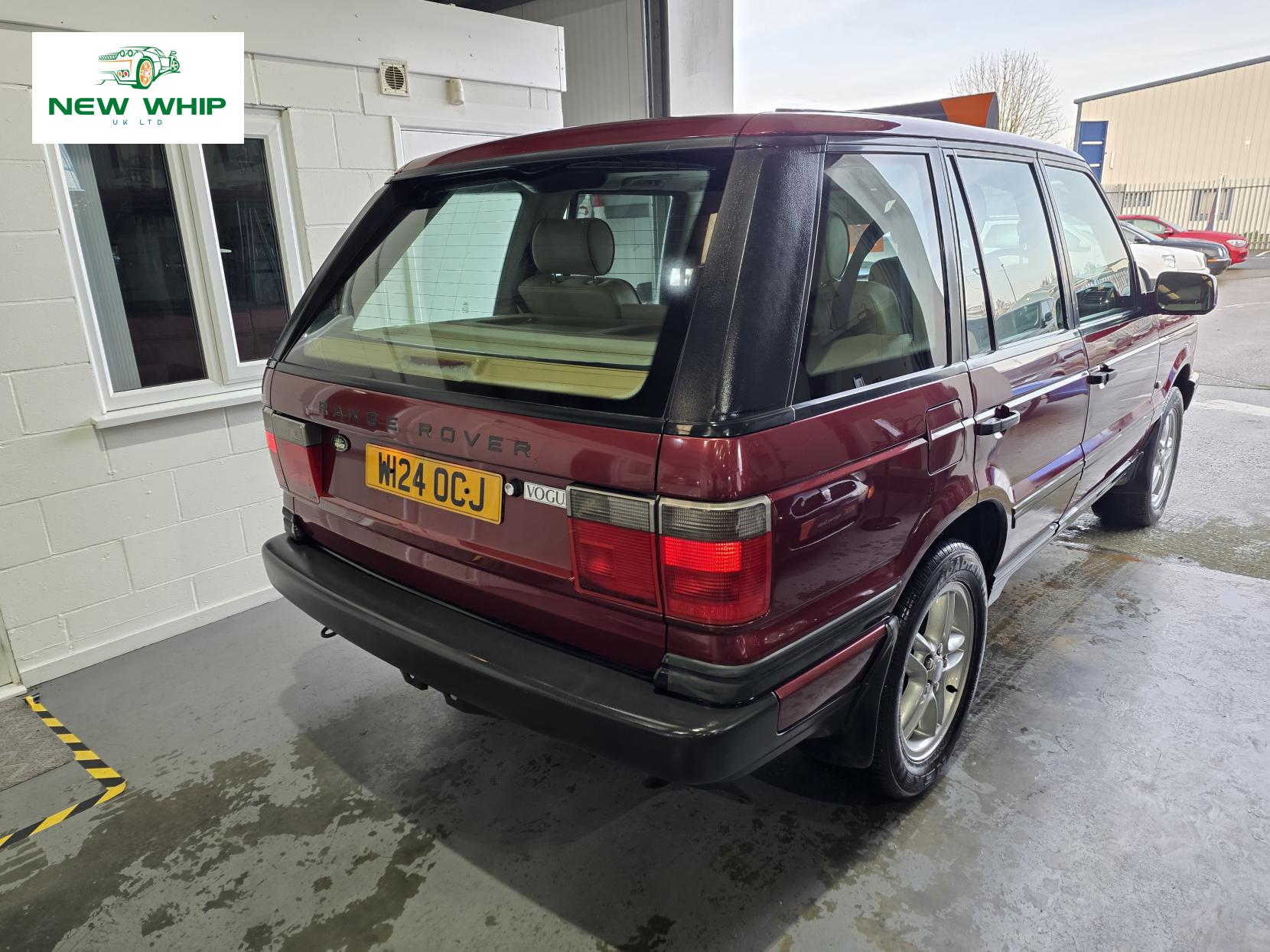Land Rover Range Rover 4.6 V8 Vogue Station Wagon 5dr Petrol Automatic (398 g/km, 215 bhp)
