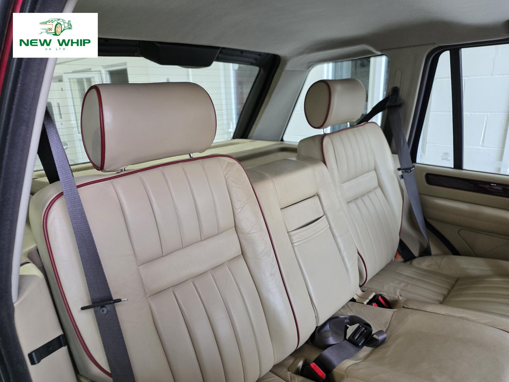 Land Rover Range Rover 4.6 V8 Vogue Station Wagon 5dr Petrol Automatic (398 g/km, 215 bhp)